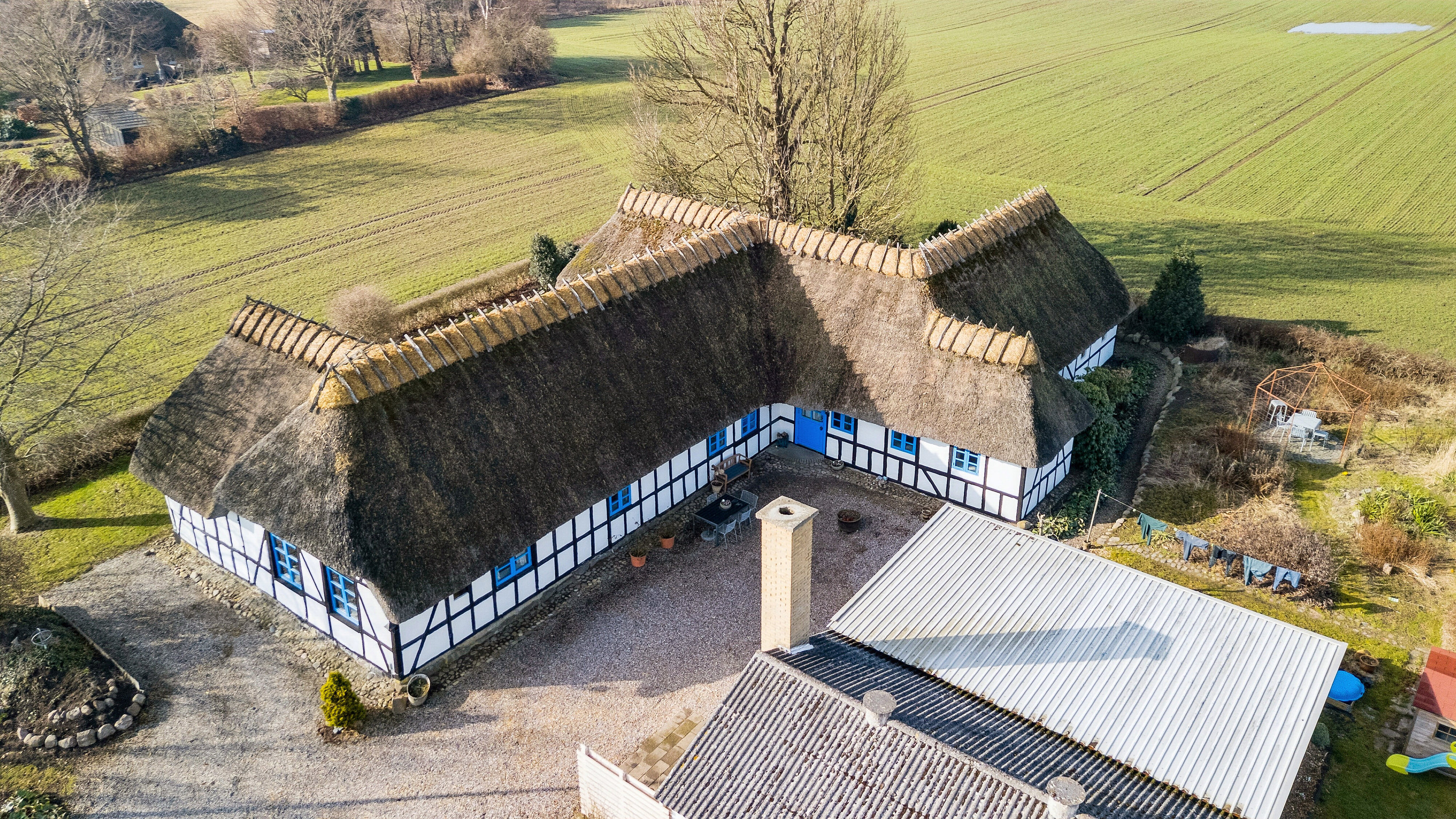 Fremhævet luftfoto billede i fuldskærmstilstand. Billede af Banevej 10, Farstrup, 5471 Søndersø