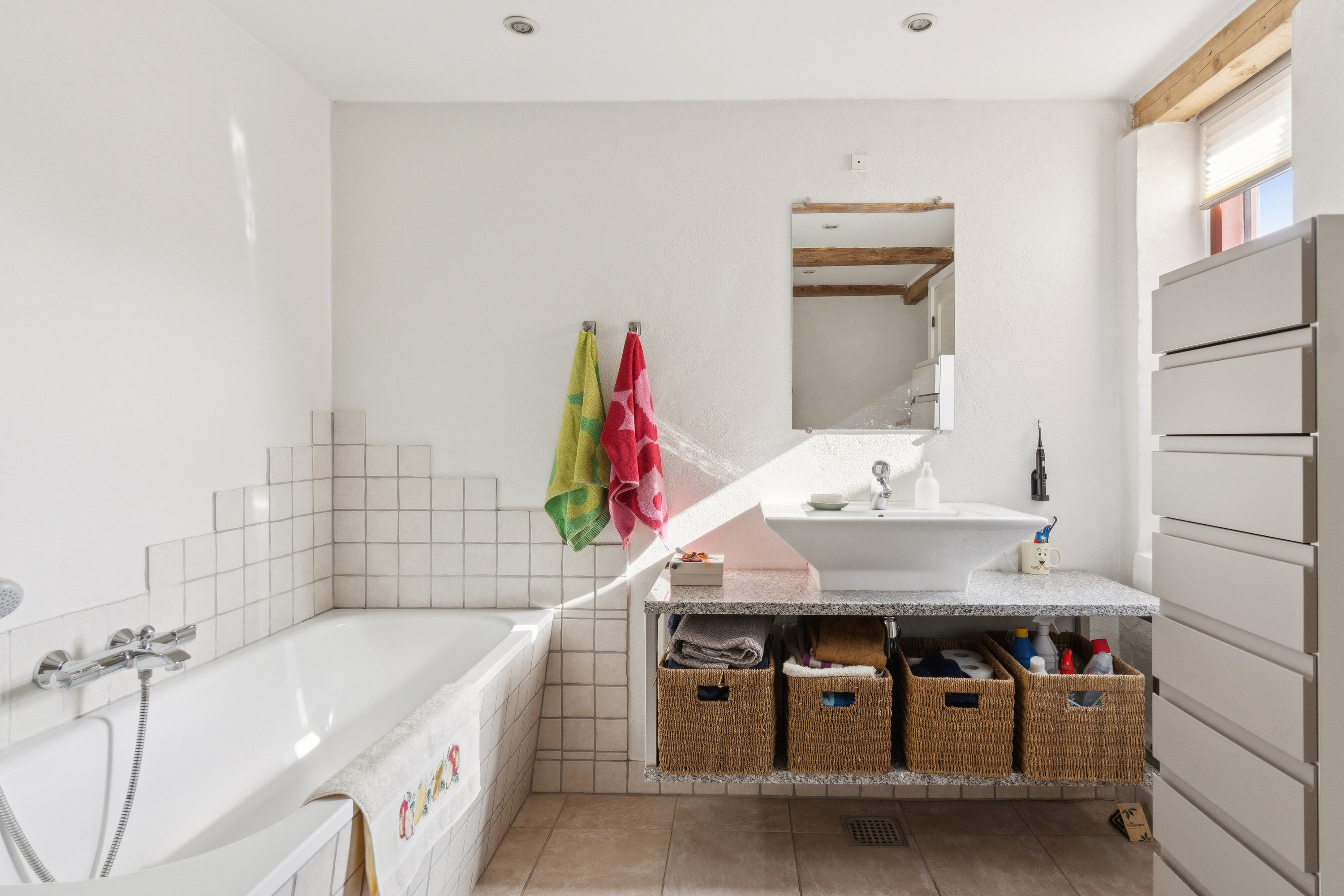 Fremhævet badeværelse billede i fuldskærmstilstand. Billede af Præstemarken 6, Nr Broby, 5672 Broby