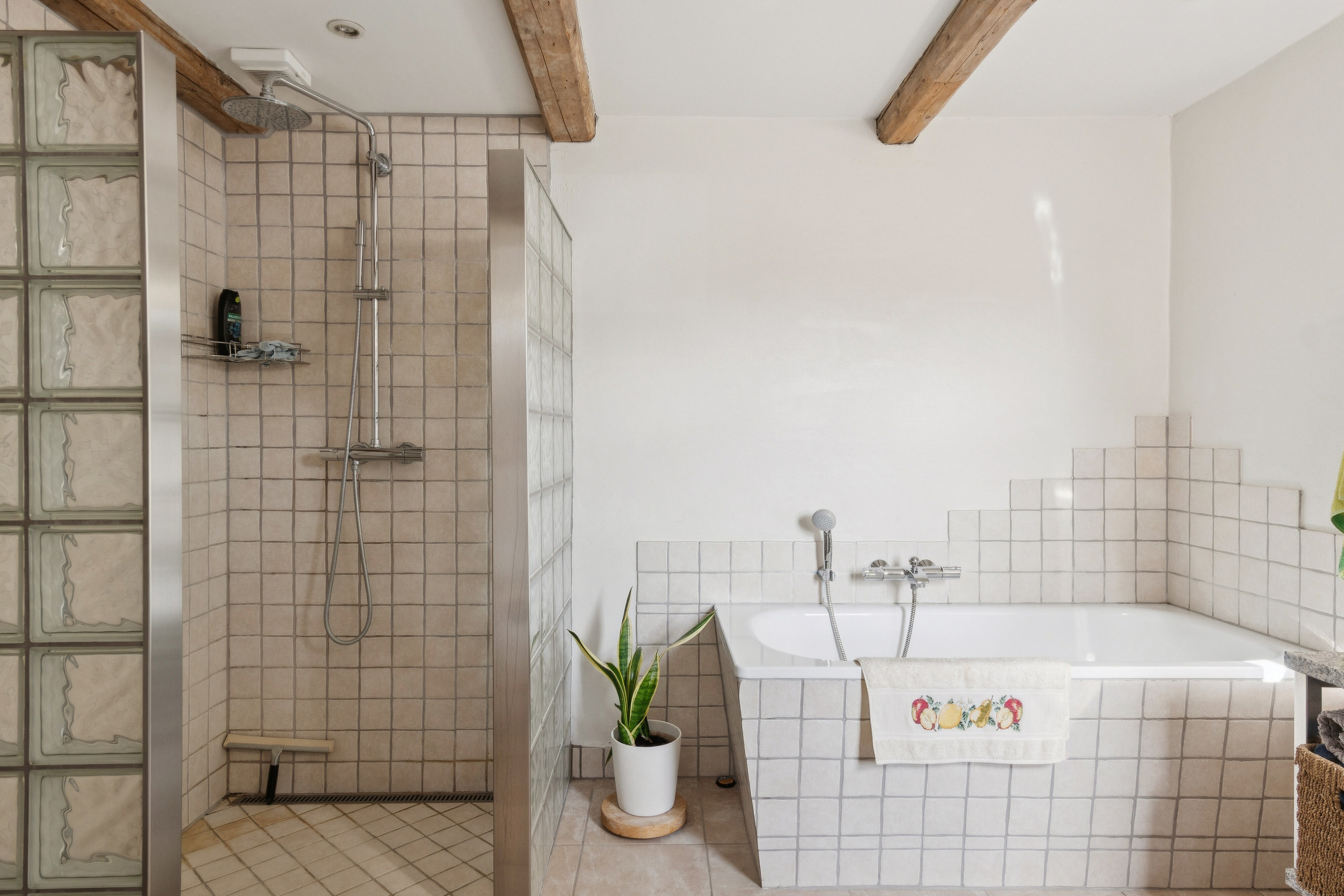 Fremhævet badeværelse billede i fuldskærmstilstand. Billede af Præstemarken 6, Nr Broby, 5672 Broby