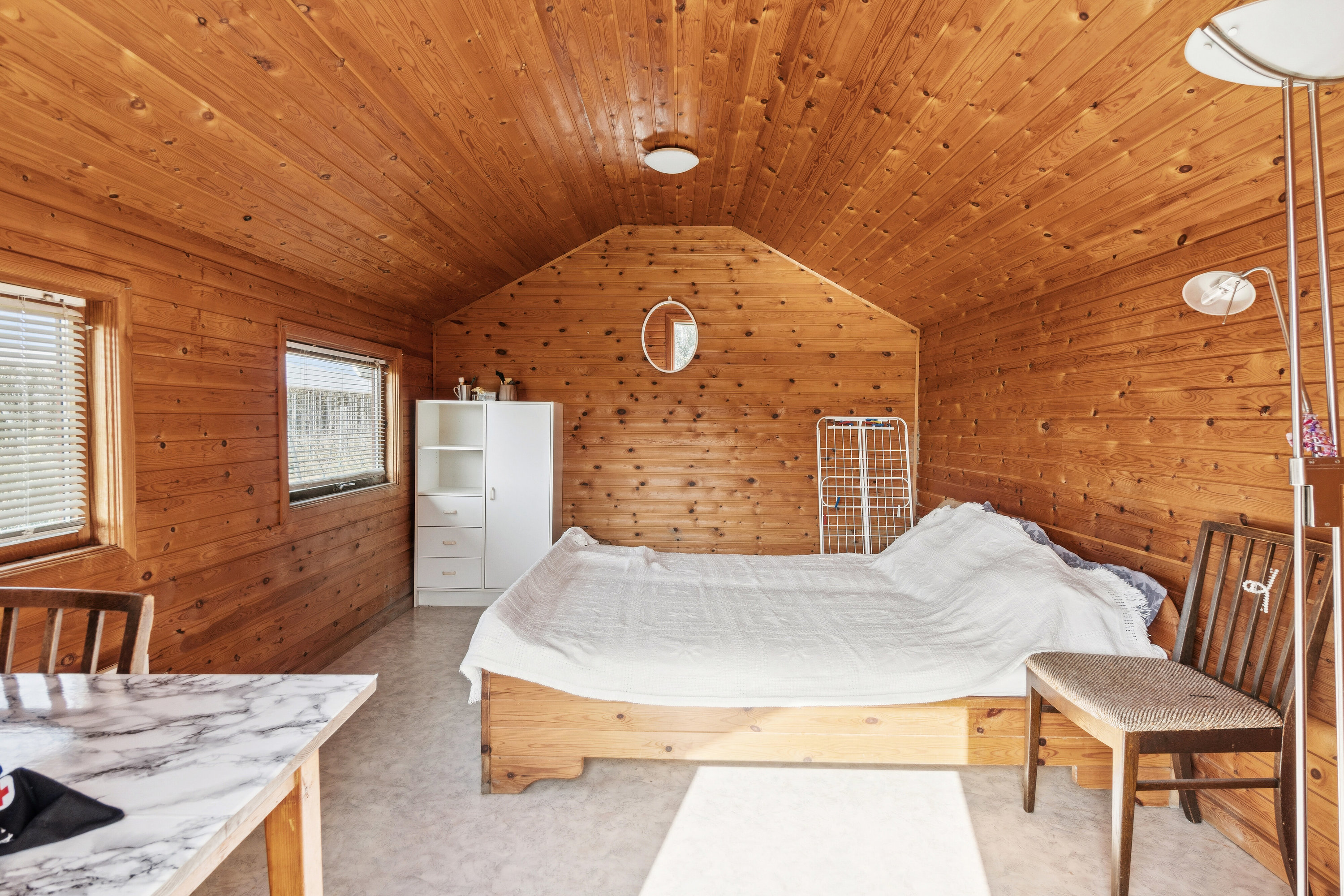 Fremhævet anneks i haven indefra billede i fuldskærmstilstand. Billede af Præstemarken 6, Nr Broby, 5672 Broby