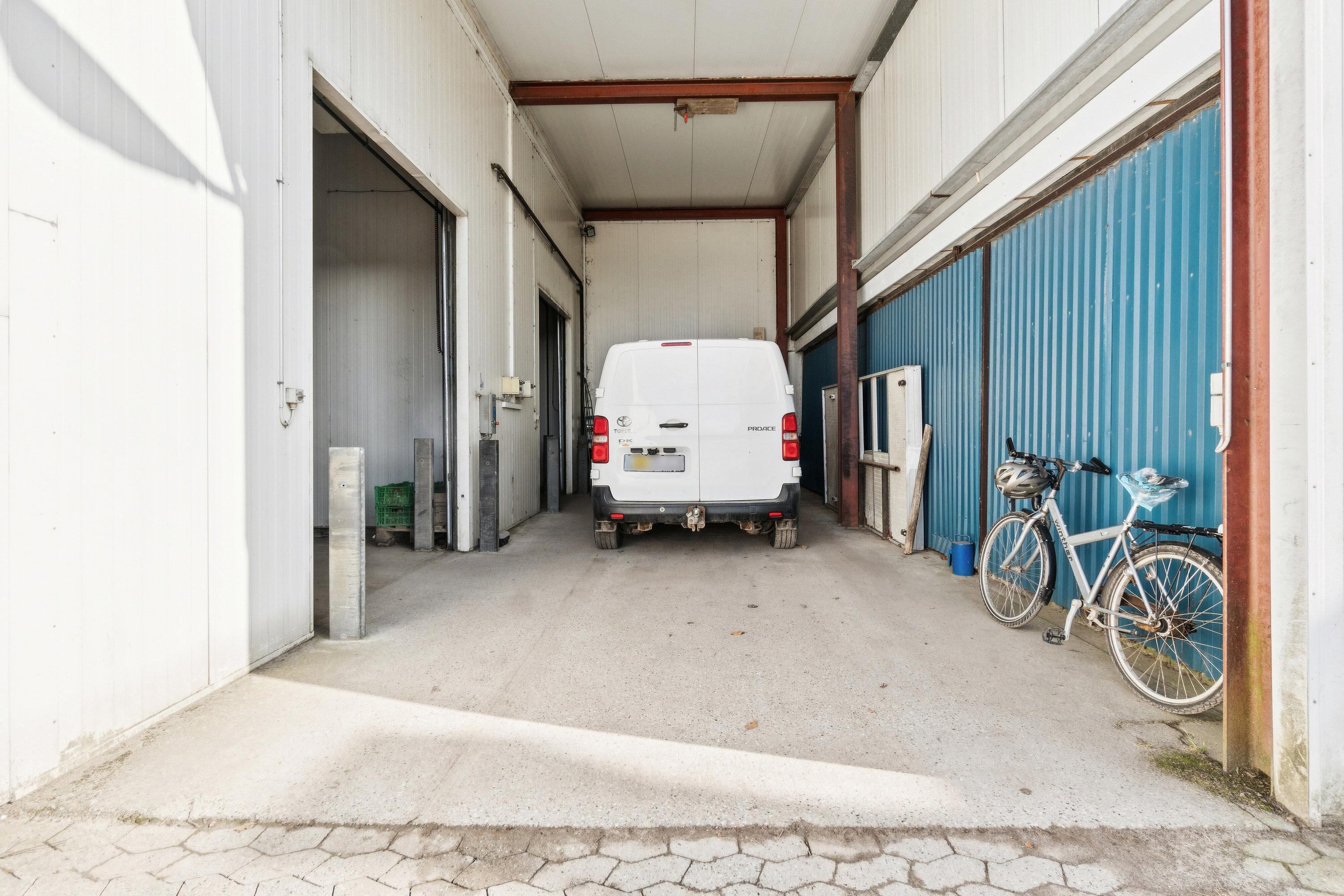 Fremhævet port i kølerum billede i fuldskærmstilstand. Billede af Præstemarken 6, Nr Broby, 5672 Broby