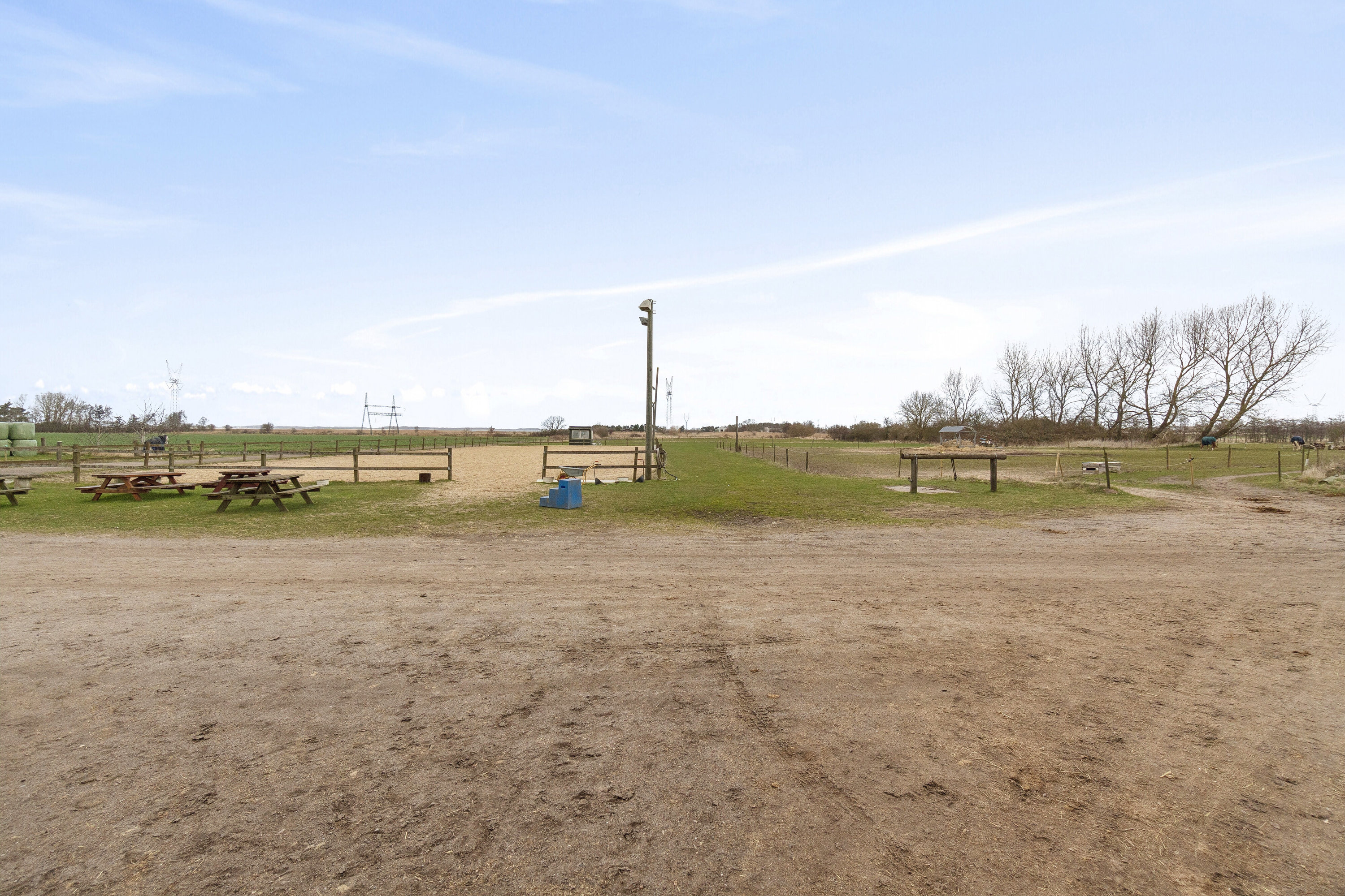 Fremhævet udendørs ridebane mv. billede i fuldskærmstilstand. Billede af Engløkken 5, Bullerup, 5320 Agedrup