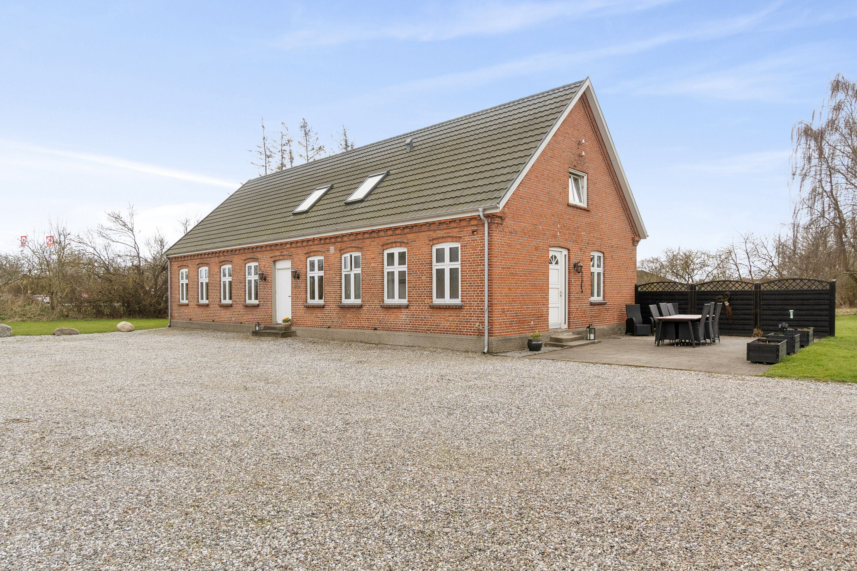 Fremhævet stuehus fra gårdsplads billede i fuldskærmstilstand. Billede af Engløkken 5, Bullerup, 5320 Agedrup