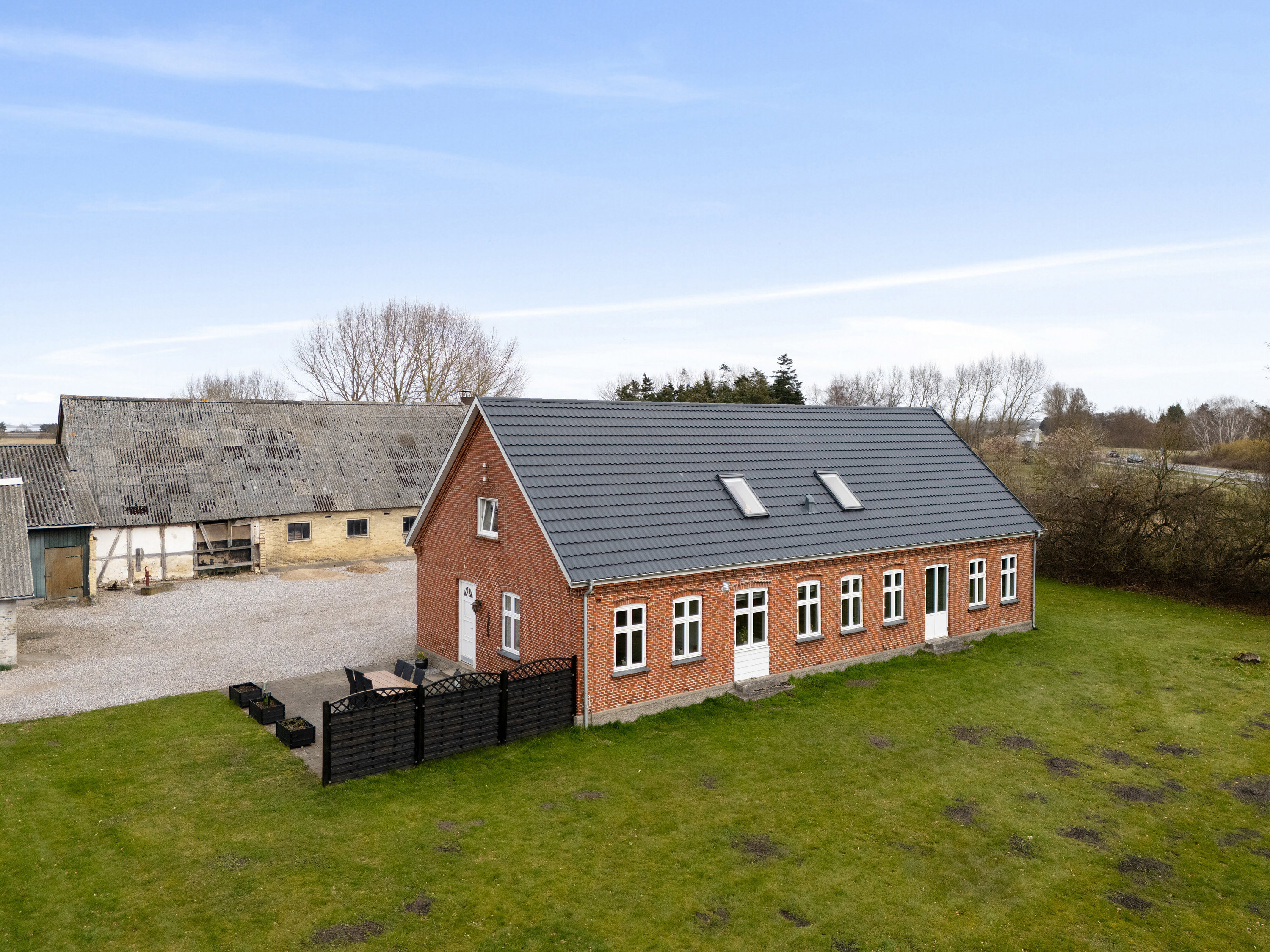 Fremhævet set fra haven billede i fuldskærmstilstand. Billede af Engløkken 5, Bullerup, 5320 Agedrup