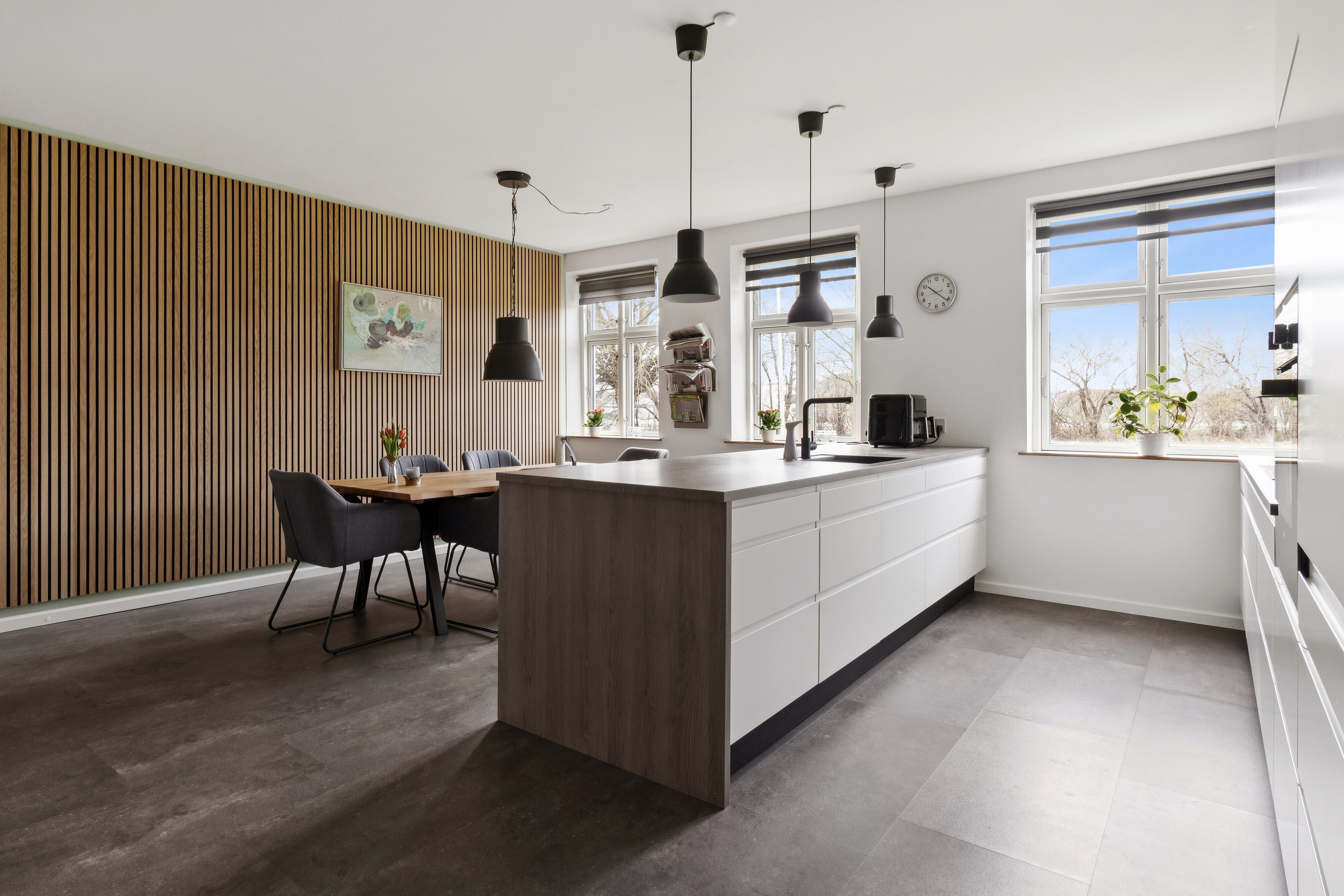 Fremhævet køkken/alrum billede i fuldskærmstilstand. Billede af Engløkken 5, Bullerup, 5320 Agedrup