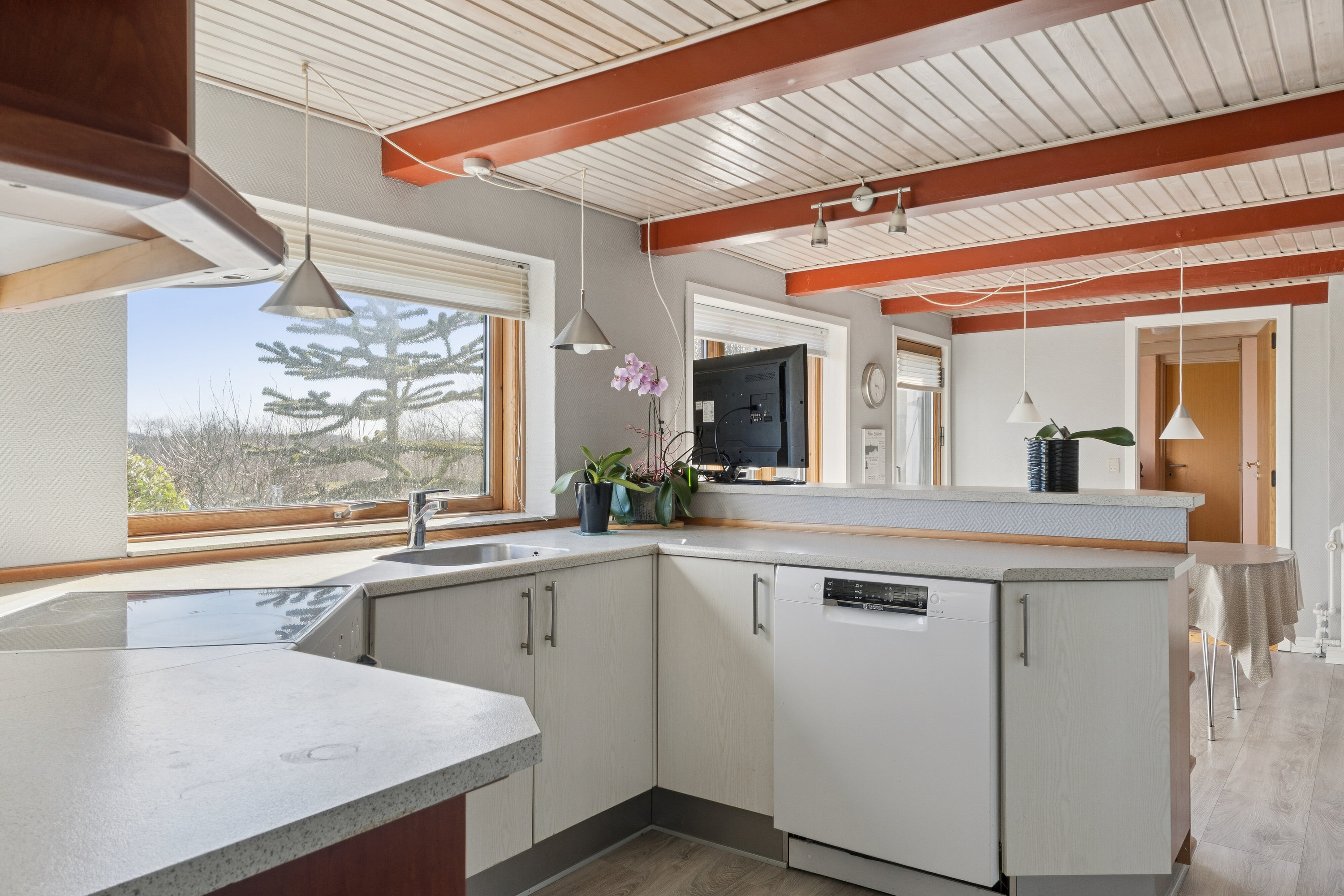 Fremhævet køkken billede i fuldskærmstilstand. Billede af Gønderupvej 10, 9760 Vrå