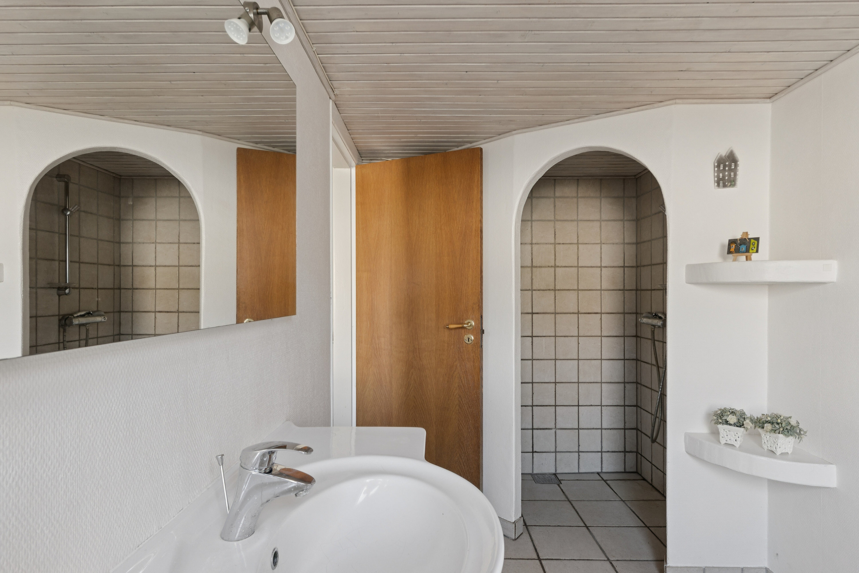 Fremhævet badeværelse billede i fuldskærmstilstand. Billede af Gønderupvej 10, 9760 Vrå