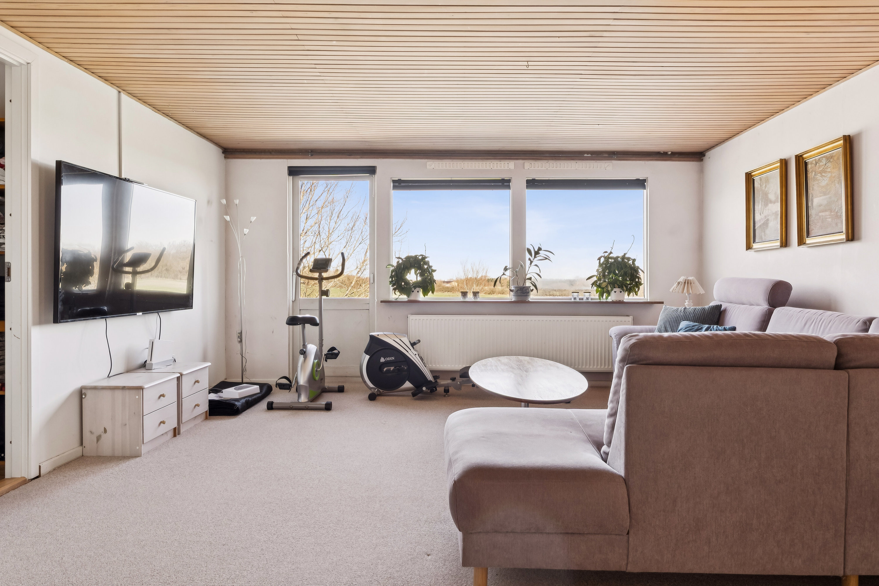 Fremhævet stue billede i fuldskærmstilstand. Billede af Øremosevej 1, 4293 Dianalund