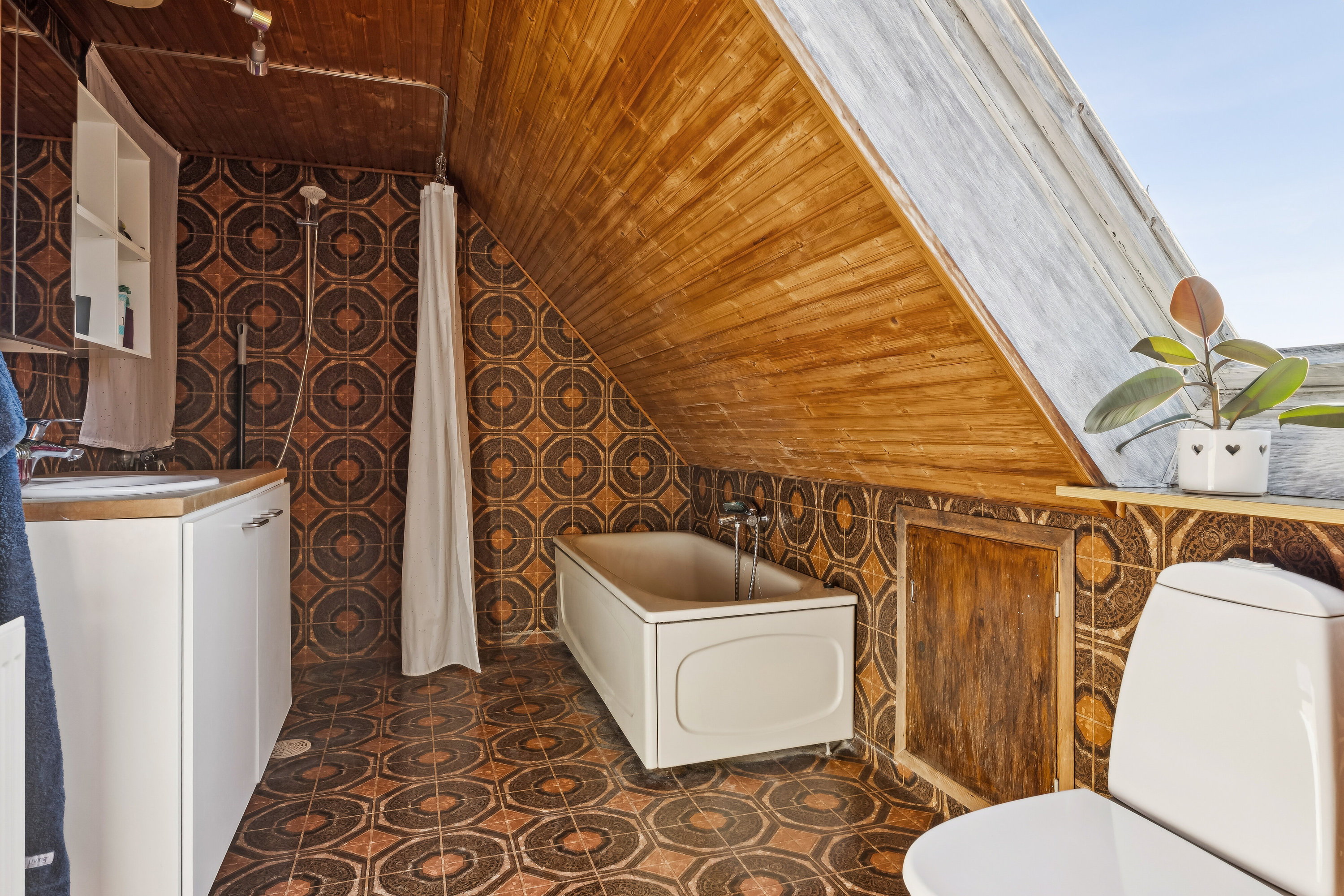 Fremhævet badeværelse billede i fuldskærmstilstand. Billede af Øremosevej 1, 4293 Dianalund