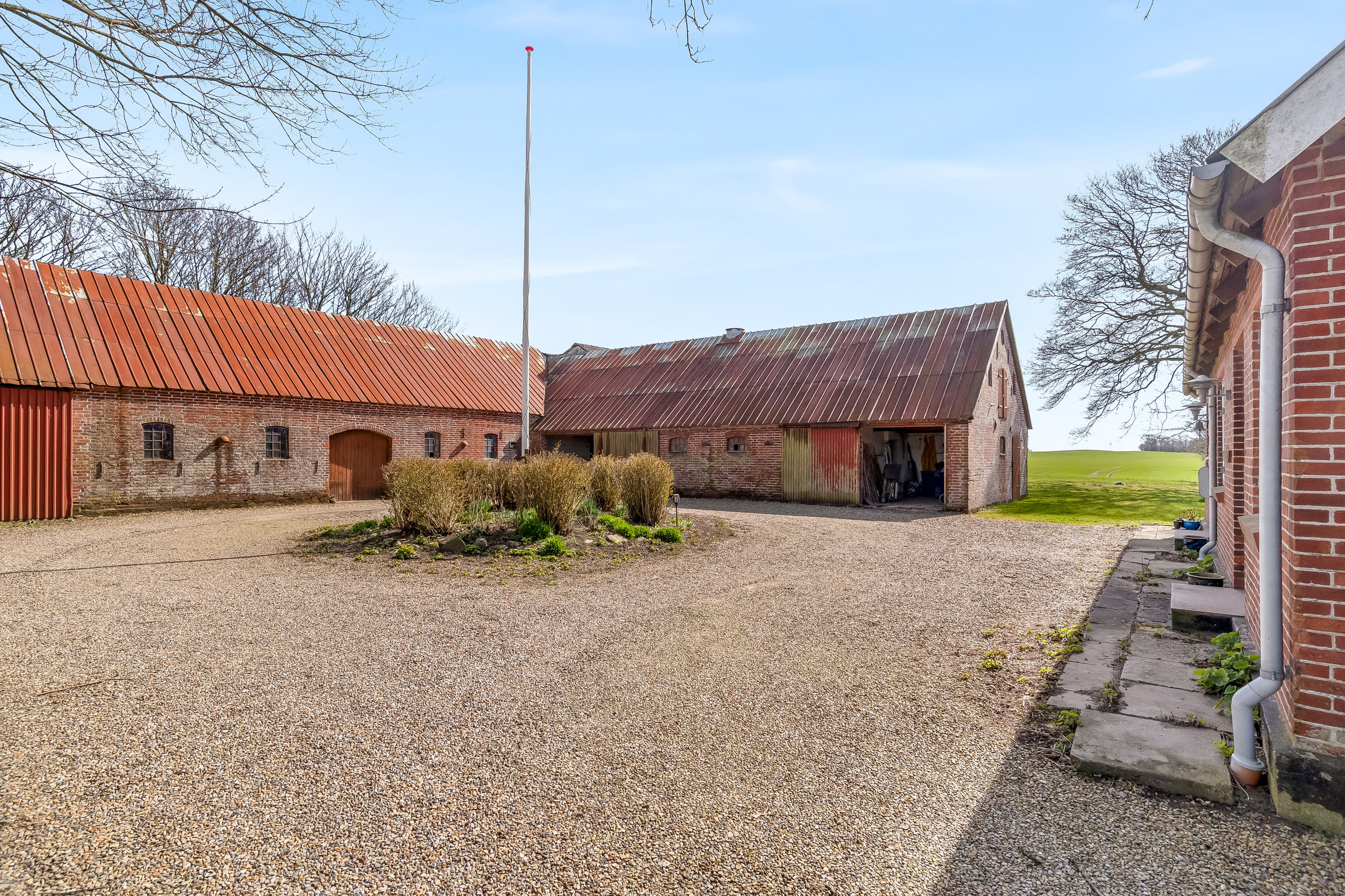 Fremhævet  billede i fuldskærmstilstand. Billede af Skarbyvej 6, 7560 Hjerm