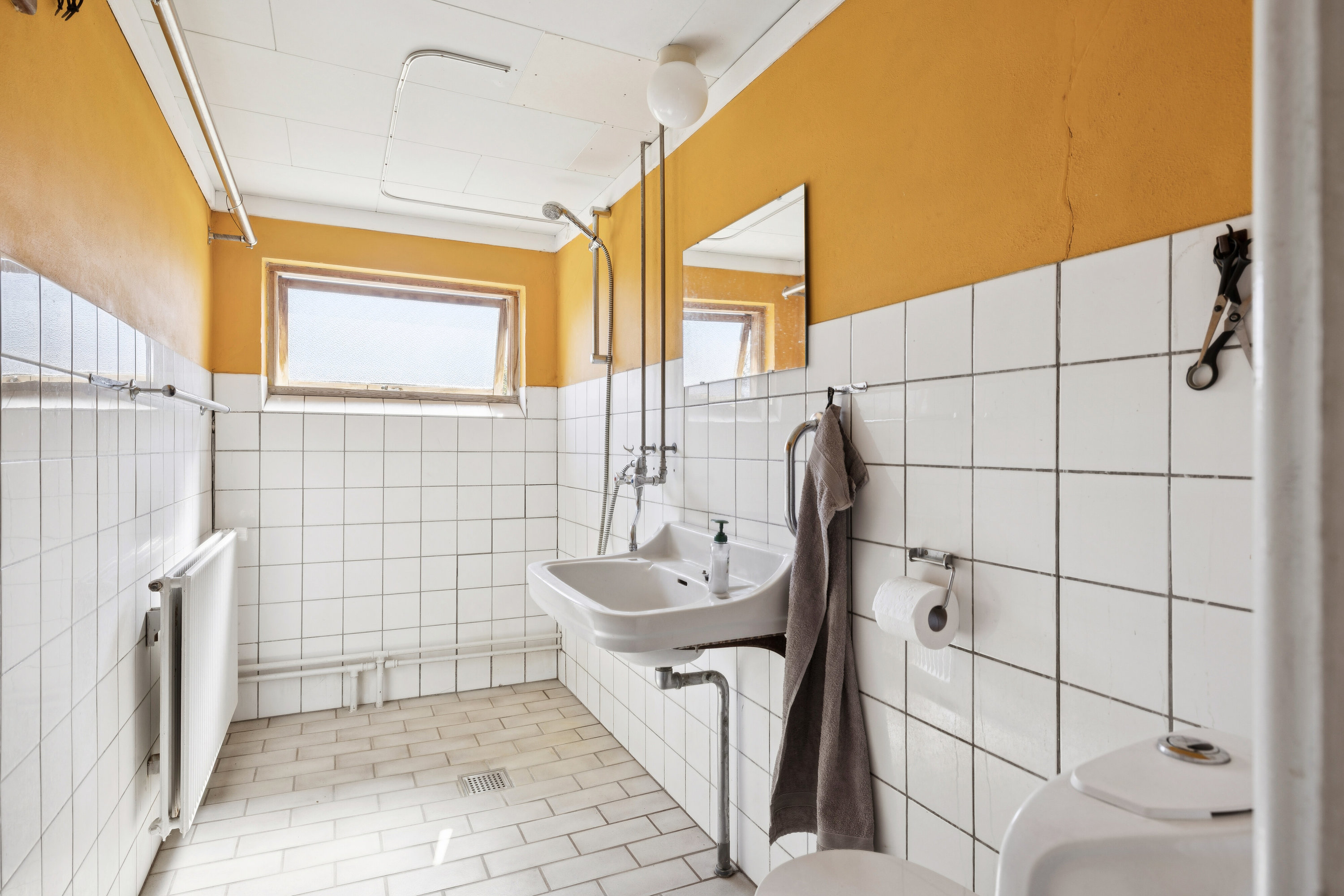 Fremhævet badeværelse billede i fuldskærmstilstand. Billede af Skaregårdsvej 5, Tåsinge, 5700 Svendborg