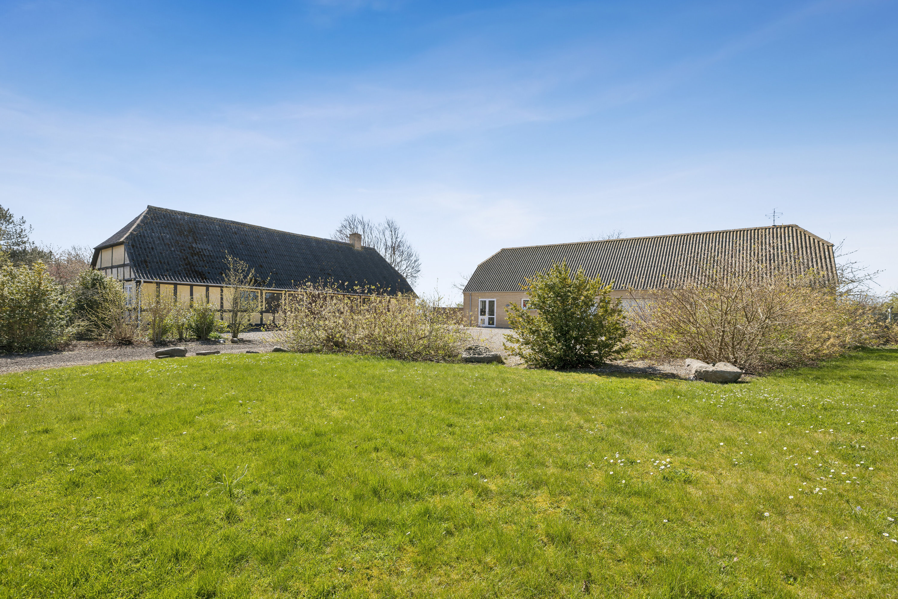 Fremhævet set fra haven billede i fuldskærmstilstand. Billede af Skaregårdsvej 5, Tåsinge, 5700 Svendborg