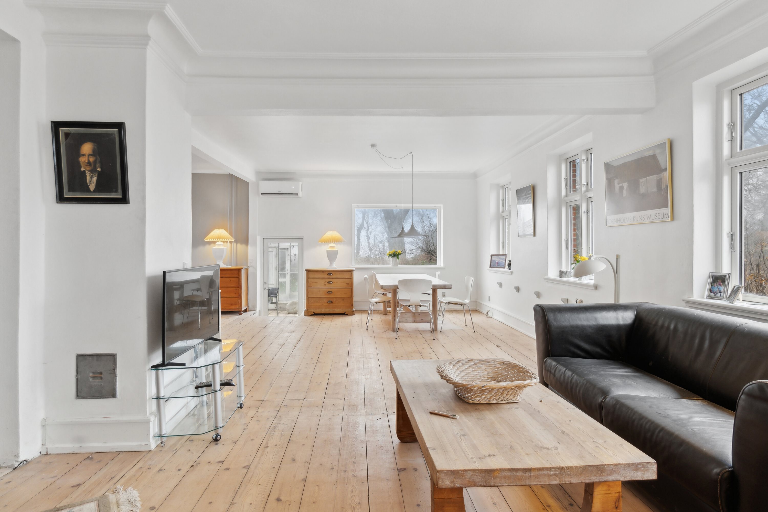 Fremhævet stue billede i fuldskærmstilstand. Billede af Lunden 1, Everdrup, 4733 Tappernøje