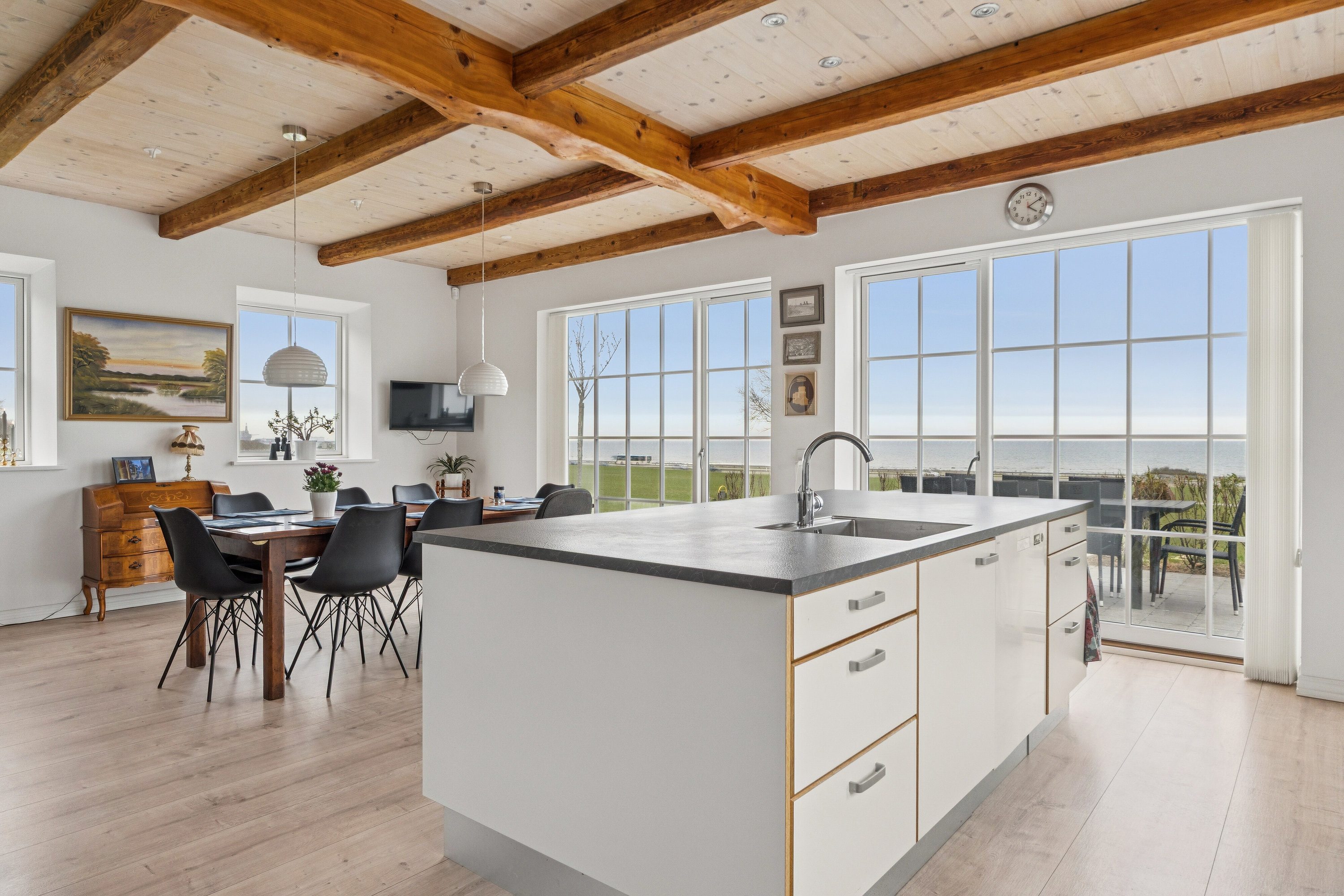 Fremhævet køkken billede i fuldskærmstilstand. Billede af Jegenvej 30, 9900 Frederikshavn