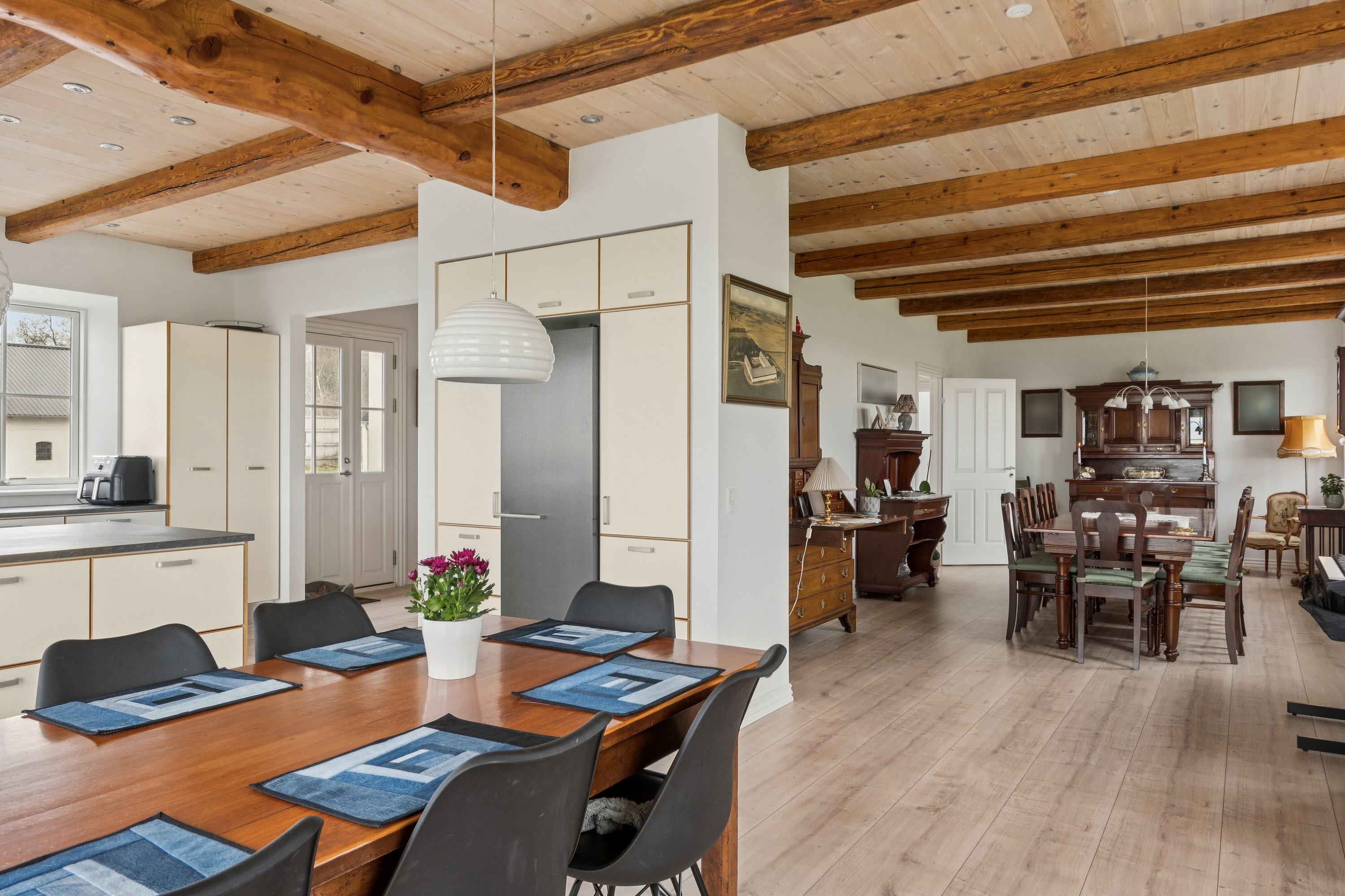 Fremhævet spisestue billede i fuldskærmstilstand. Billede af Jegenvej 30, 9900 Frederikshavn