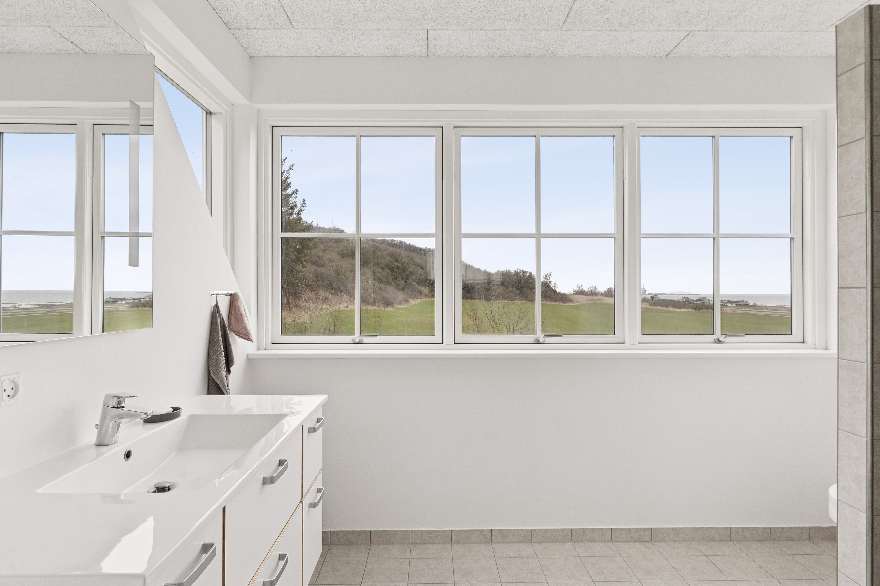 Fremhævet badeværelse billede i fuldskærmstilstand. Billede af Jegenvej 30, 9900 Frederikshavn