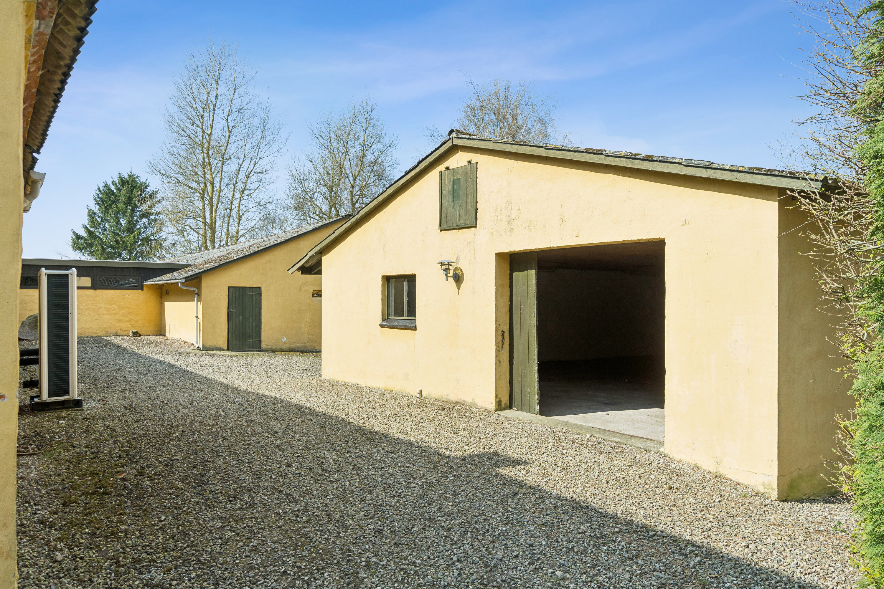 Fremhævet driftsbygning billede i fuldskærmstilstand. Billede af Råsøvej 11, Tybjerg, 4160 Herlufmagle