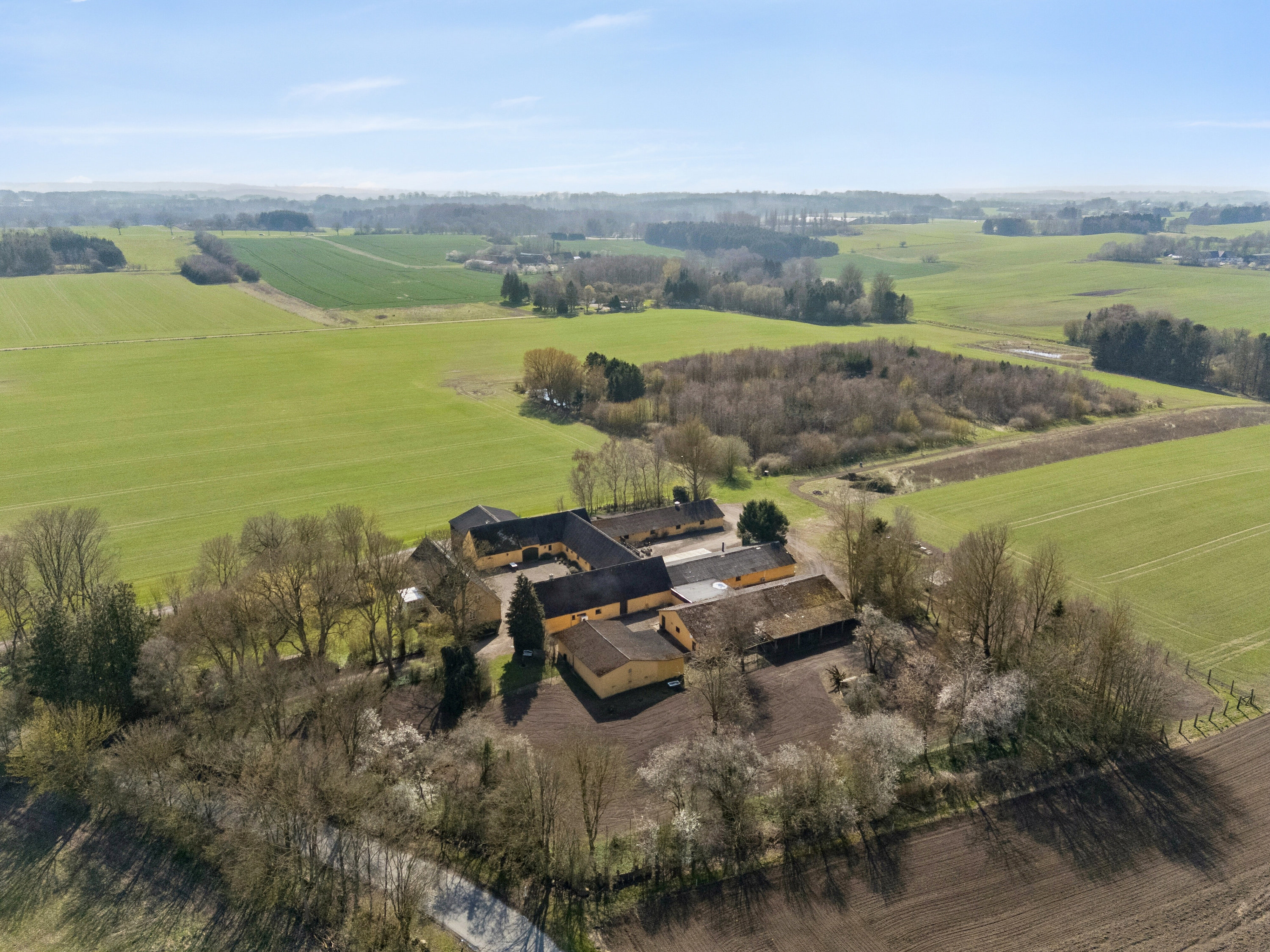 Fremhævet luftfoto billede i fuldskærmstilstand. Billede af Råsøvej 11, Tybjerg, 4160 Herlufmagle