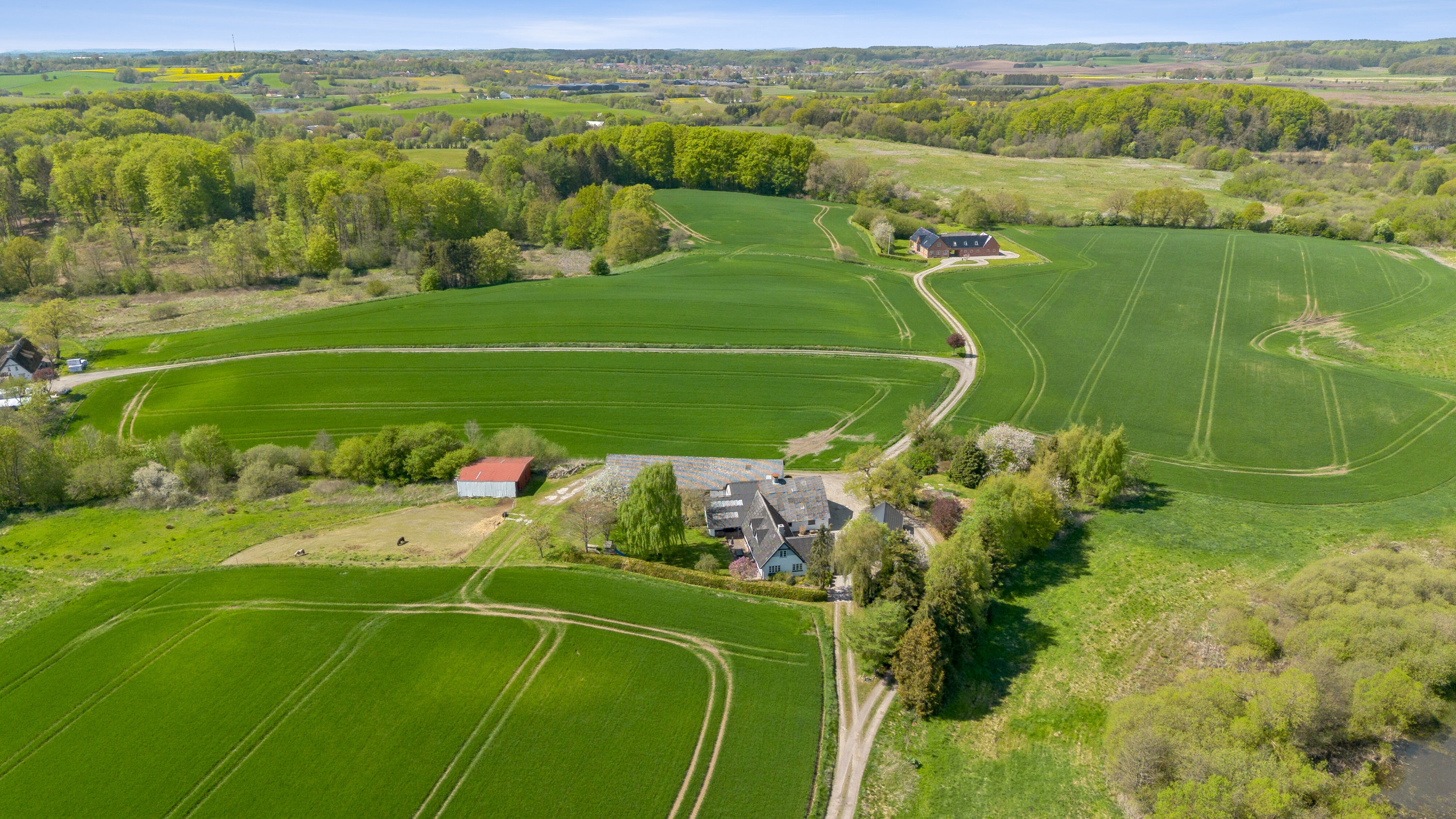 Fremhævet luftfoto billede i fuldskærmstilstand. Billede af Ladegårdsskov 19, 5560 Aarup