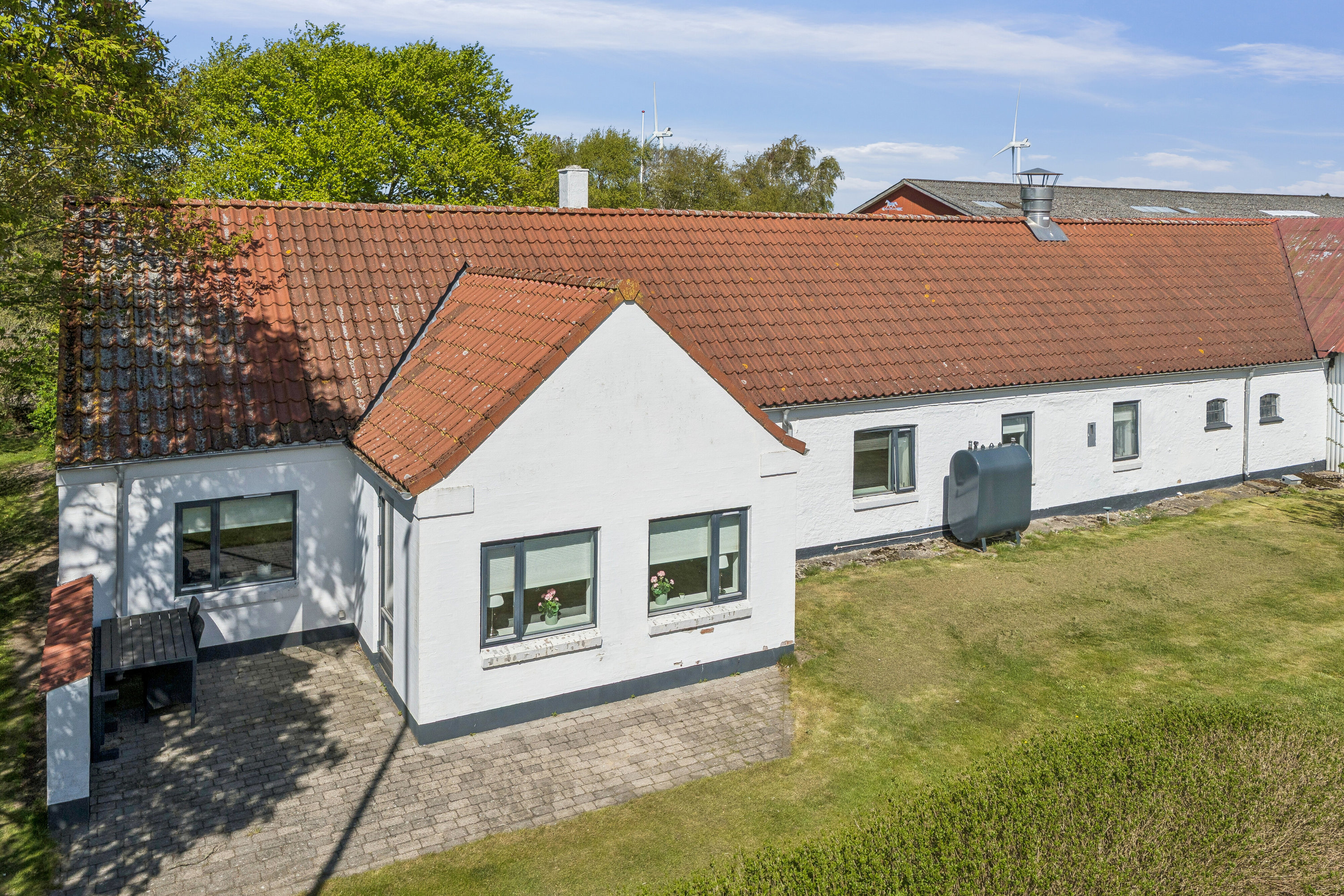 Miniaturebillede 1: set fra haven. Billede af Skovengvej 8, 9382 Tylstrup