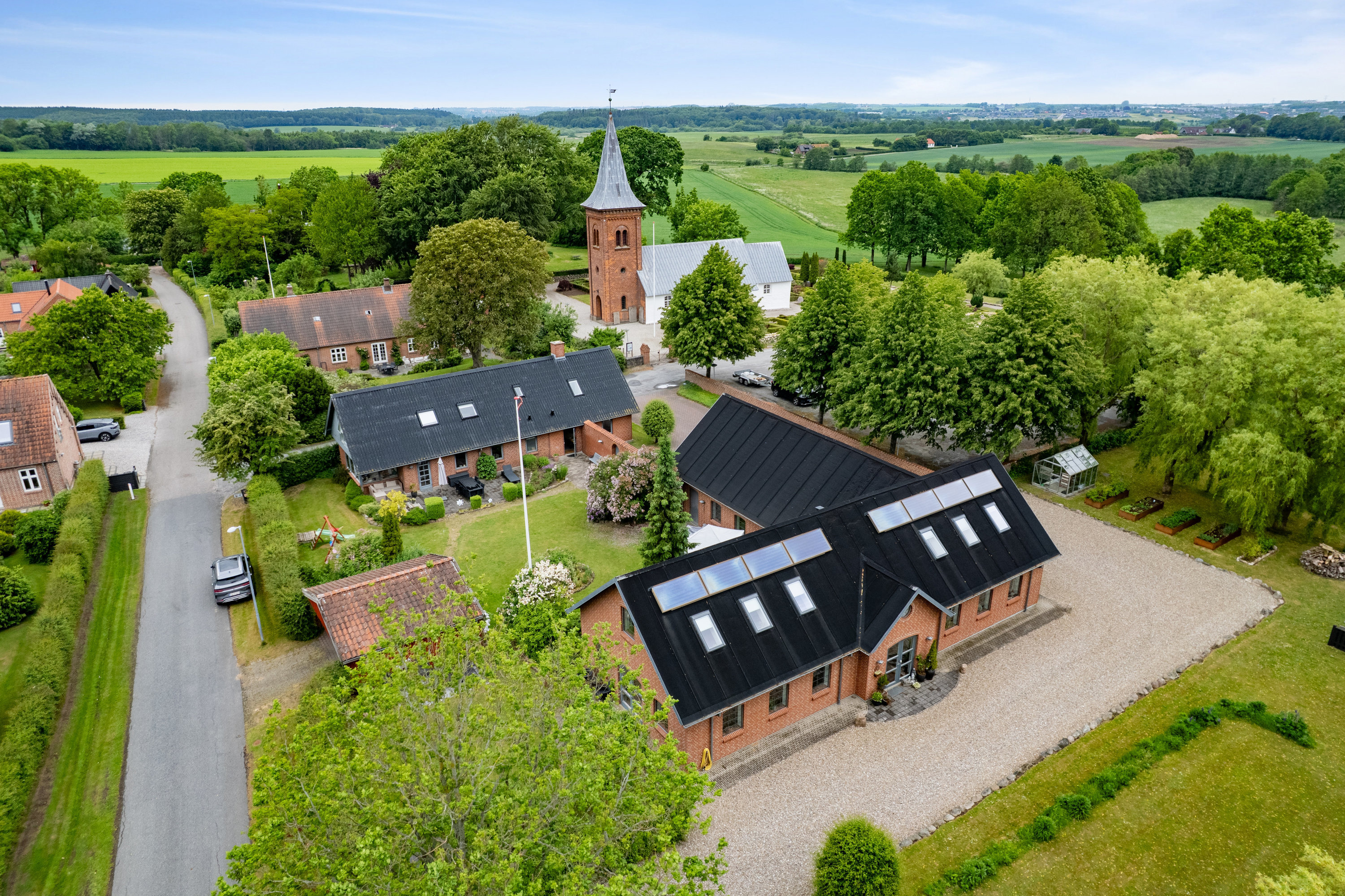 Fremhævet  billede i fuldskærmstilstand. Billede af Fårupvej 100A, Fårup, 8471 Sabro
