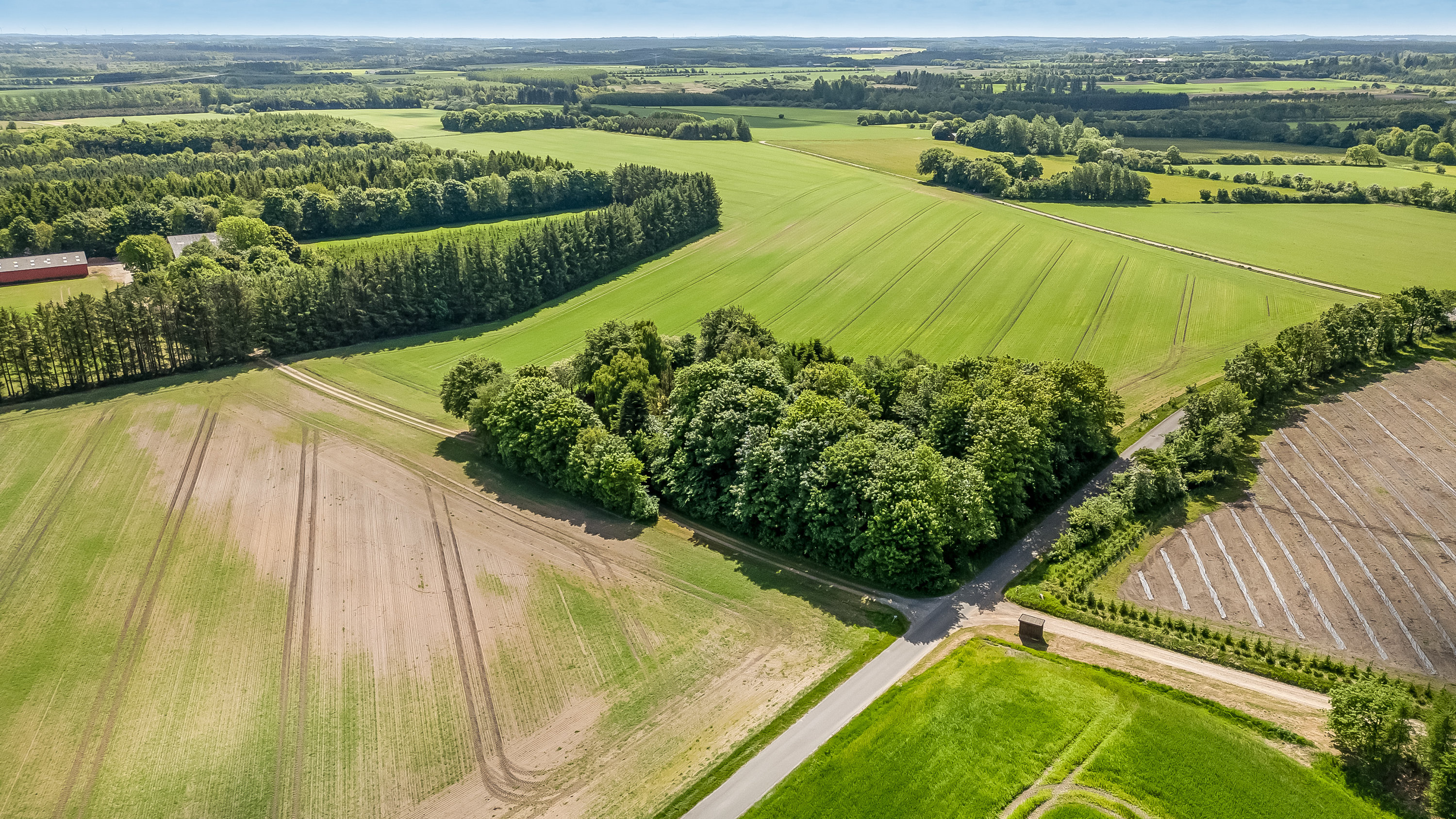 Fremhævet luftfoto billede i fuldskærmstilstand. Billede af Høgsbjergvej 3A, Idom, 7500 Holstebro