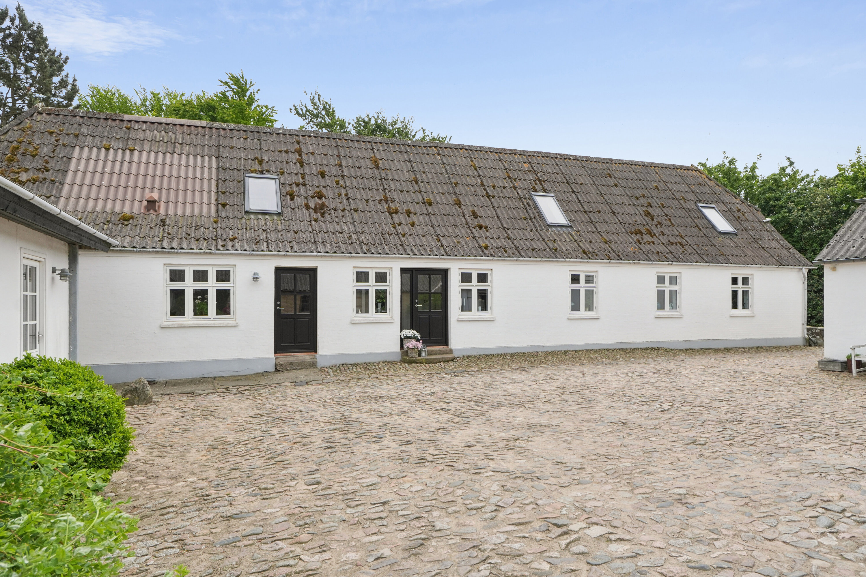 Fremhævet kig fra gårdsplads billede i fuldskærmstilstand. Billede af Kragemosevej 5, Strærup Mark, 5683 Haarby