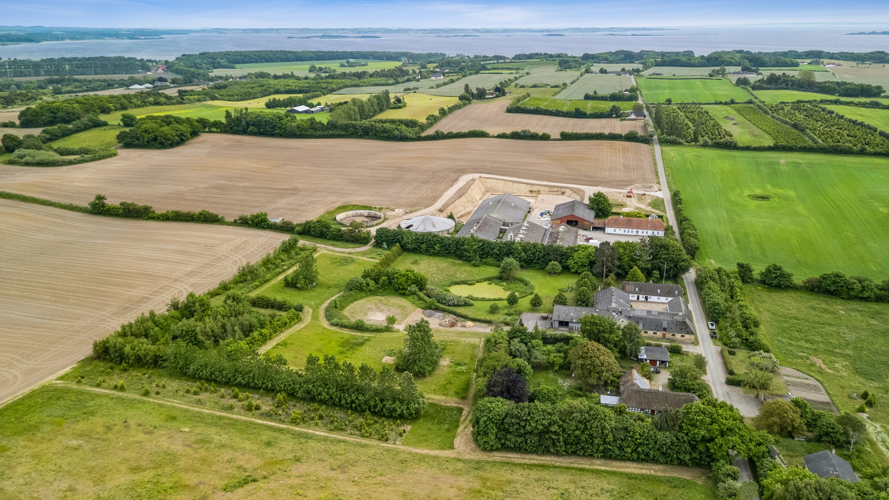 Fremhævet luftfoto billede i fuldskærmstilstand. Billede af Kragemosevej 5, Strærup Mark, 5683 Haarby