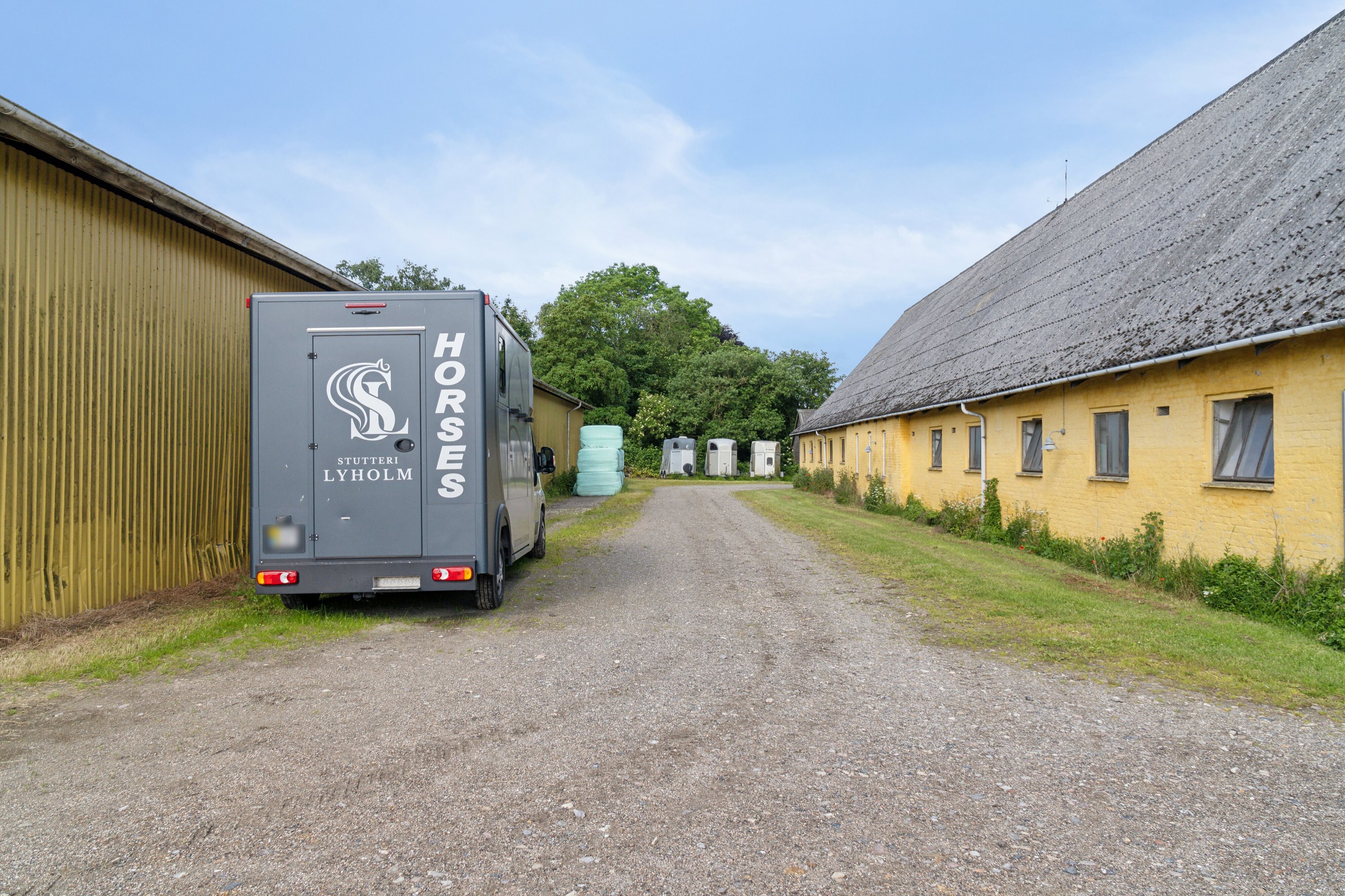 Fremhævet set fra vejen billede i fuldskærmstilstand. Billede af Højbyvej 45, Højby, 5260 Odense S