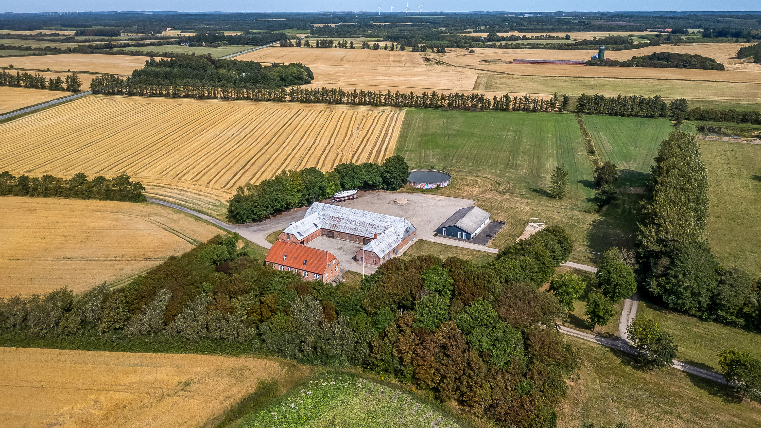 Fremhævet luftfoto billede i fuldskærmstilstand. Billede af Lystlundvej 1, 6990 Ulfborg