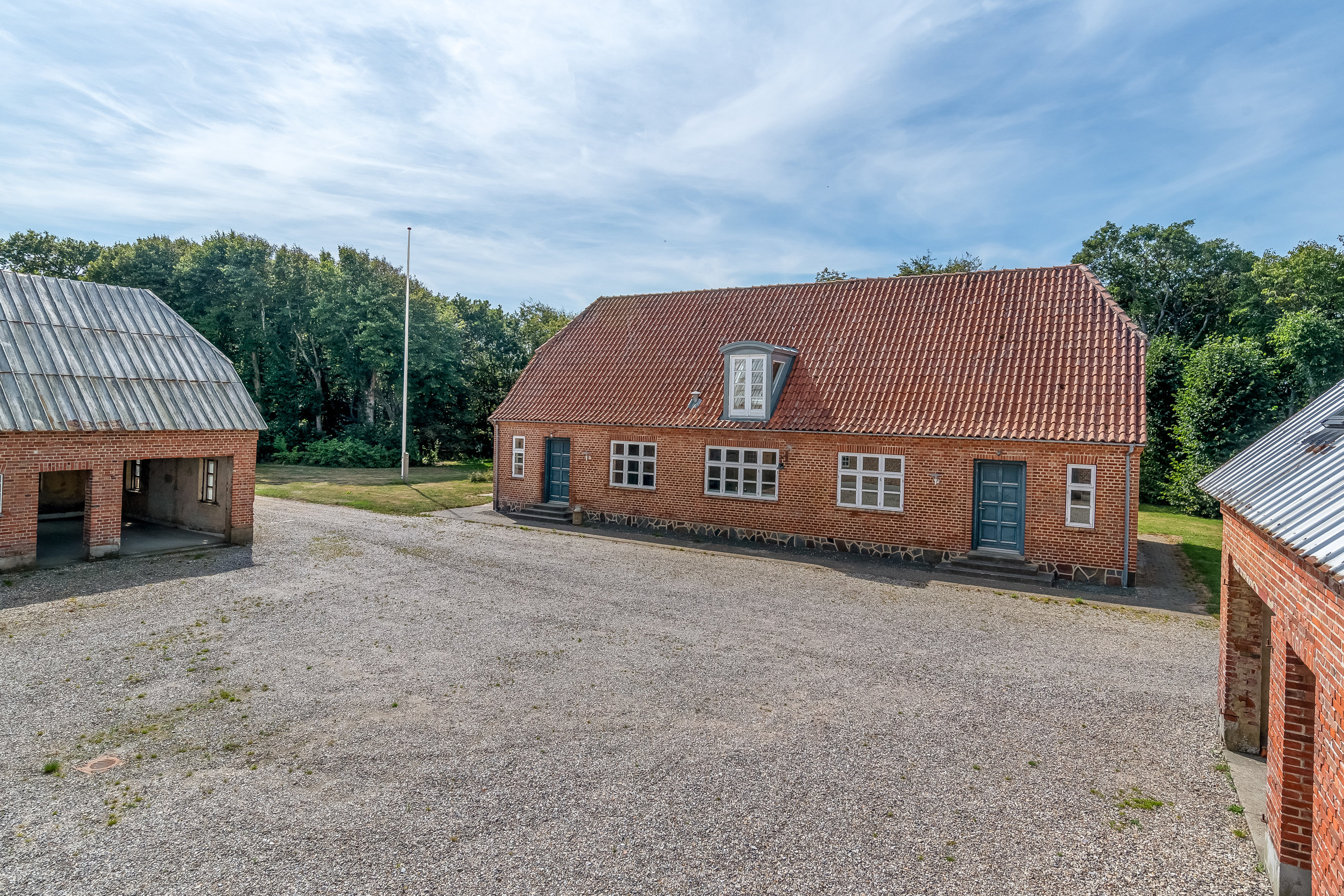 Fremhævet stuehus billede i fuldskærmstilstand. Billede af Lystlundvej 1, 6990 Ulfborg