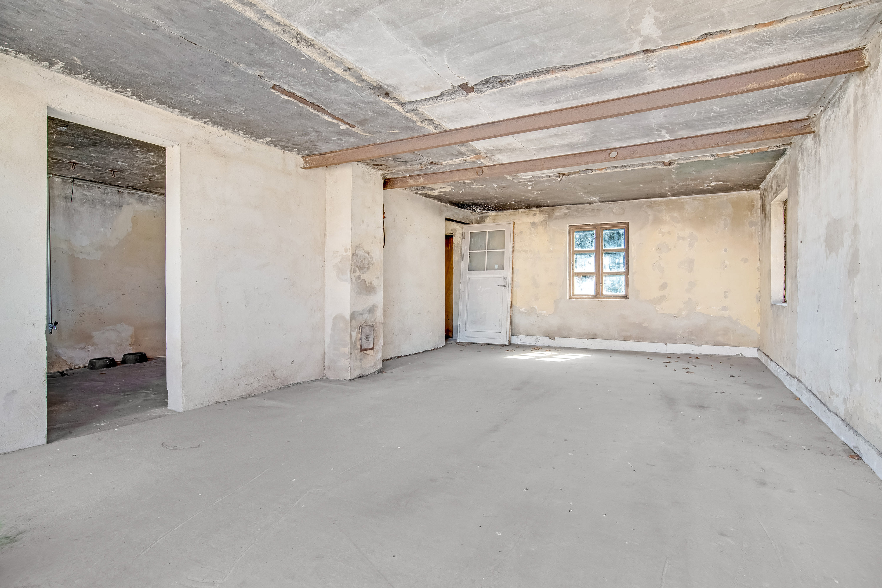 Fremhævet garage billede i fuldskærmstilstand. Billede af Lystlundvej 1, 6990 Ulfborg