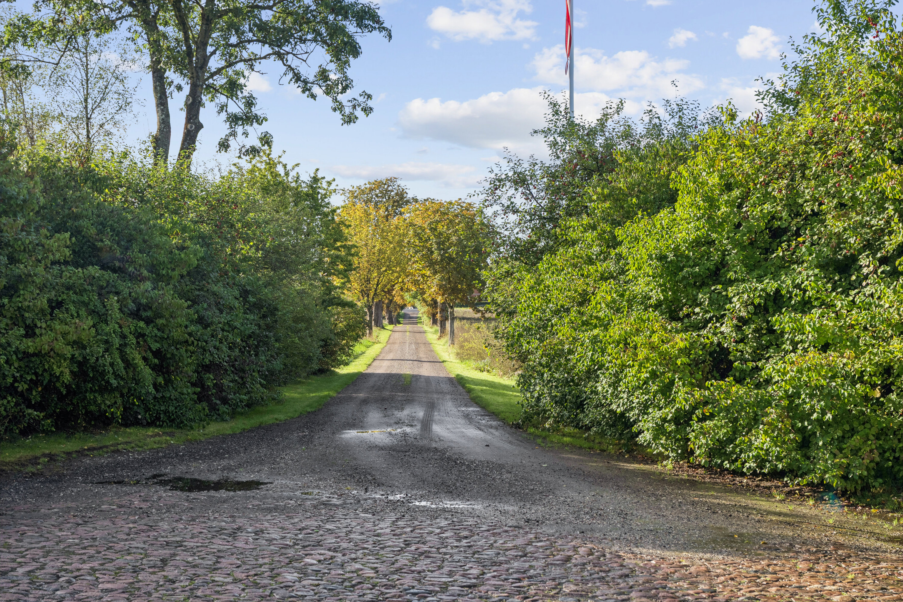 Fremhævet  billede i fuldskærmstilstand. Billede af Hovedgårdvej 1, 8732 Hovedgård