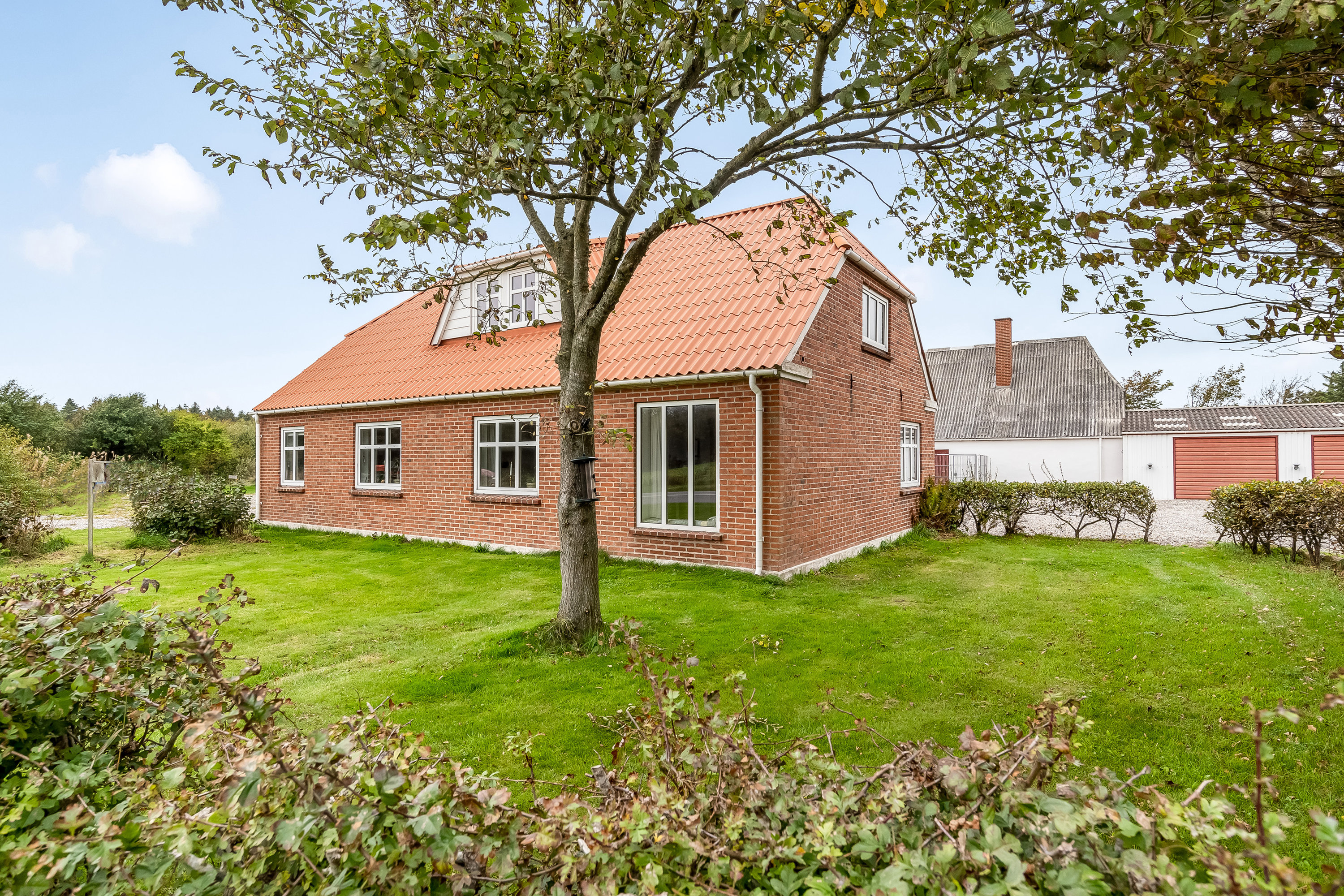 Fremhævet stuehus billede i fuldskærmstilstand. Billede af Vesterhavsvej 1, Vedersø, 6990 Ulfborg