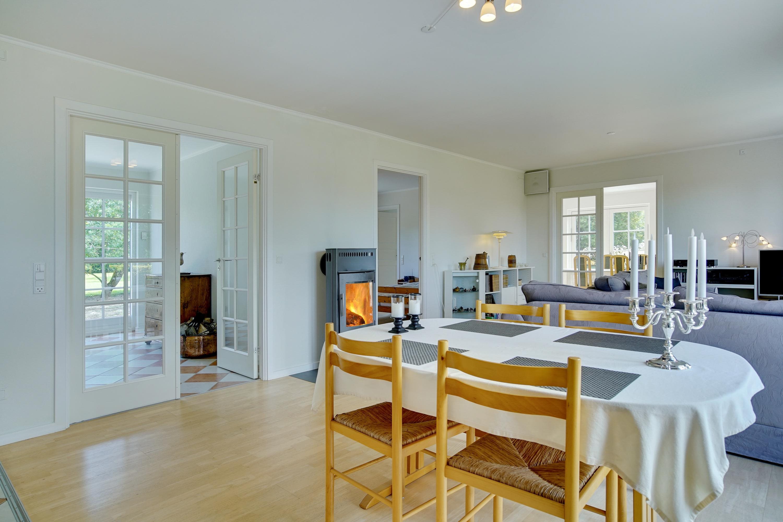 Fremhævet stue billede i fuldskærmstilstand. Billede af Nykøbingvej 159, Horreby, 4800 Nykøbing F