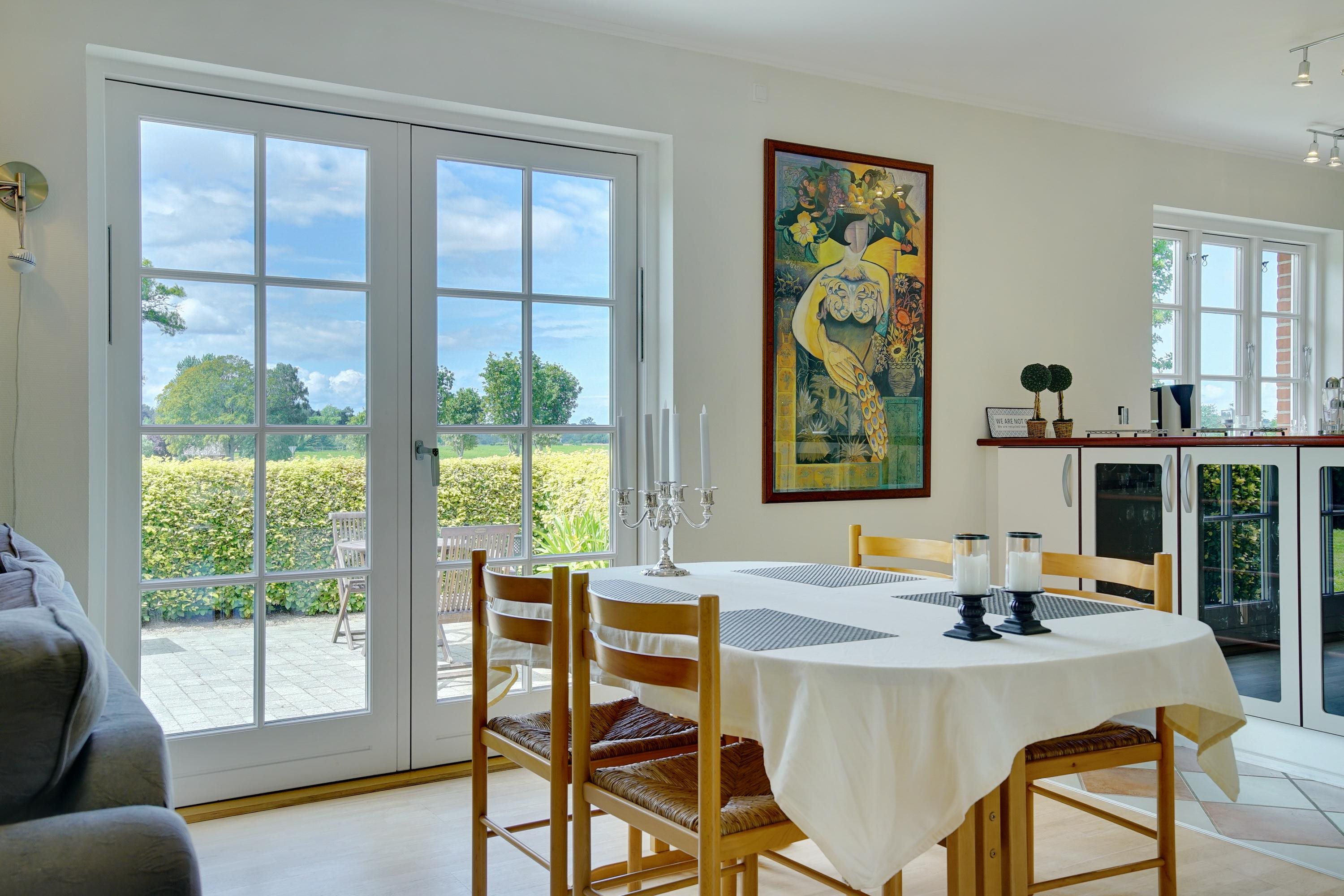 Fremhævet stue billede i fuldskærmstilstand. Billede af Nykøbingvej 159, Horreby, 4800 Nykøbing F