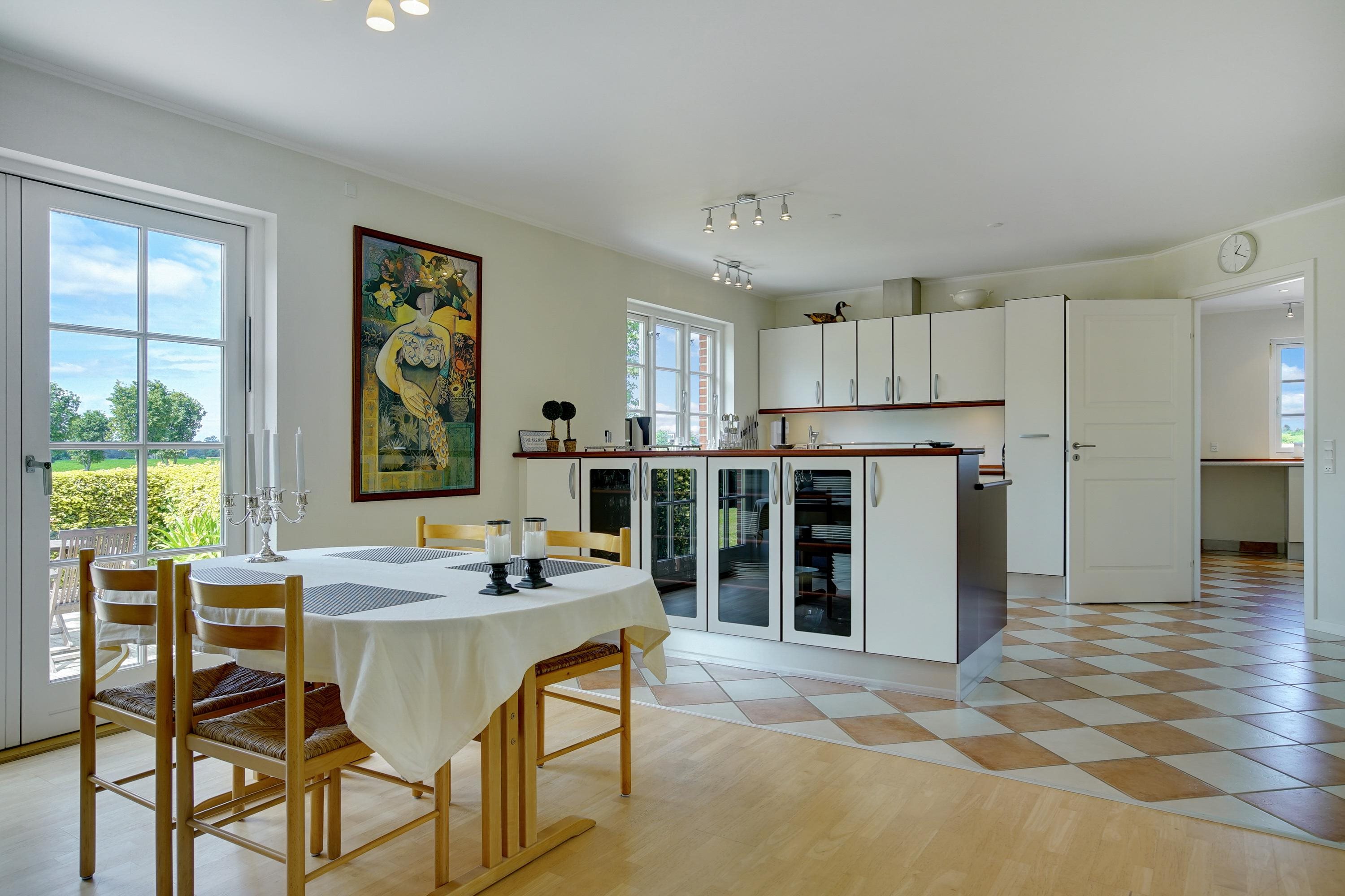 Fremhævet stue billede i fuldskærmstilstand. Billede af Nykøbingvej 159, Horreby, 4800 Nykøbing F