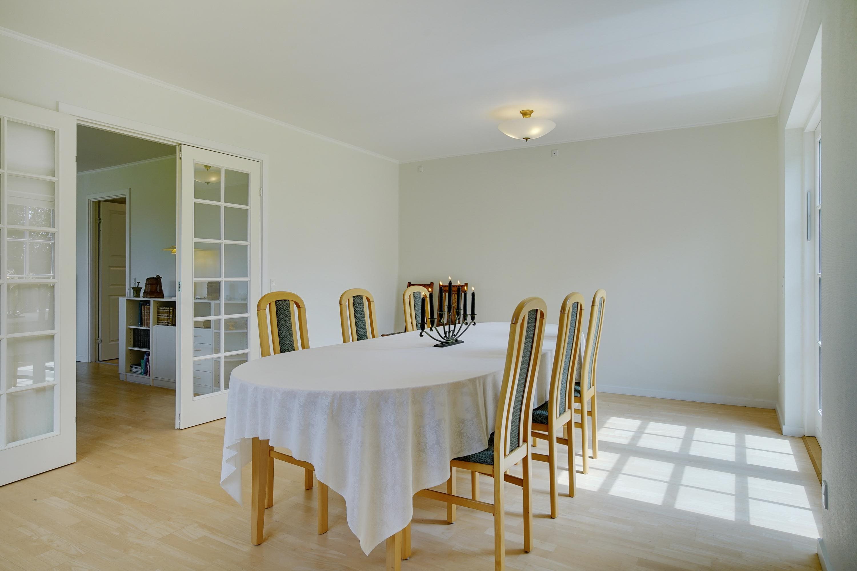 Fremhævet spisestue billede i fuldskærmstilstand. Billede af Nykøbingvej 159, Horreby, 4800 Nykøbing F